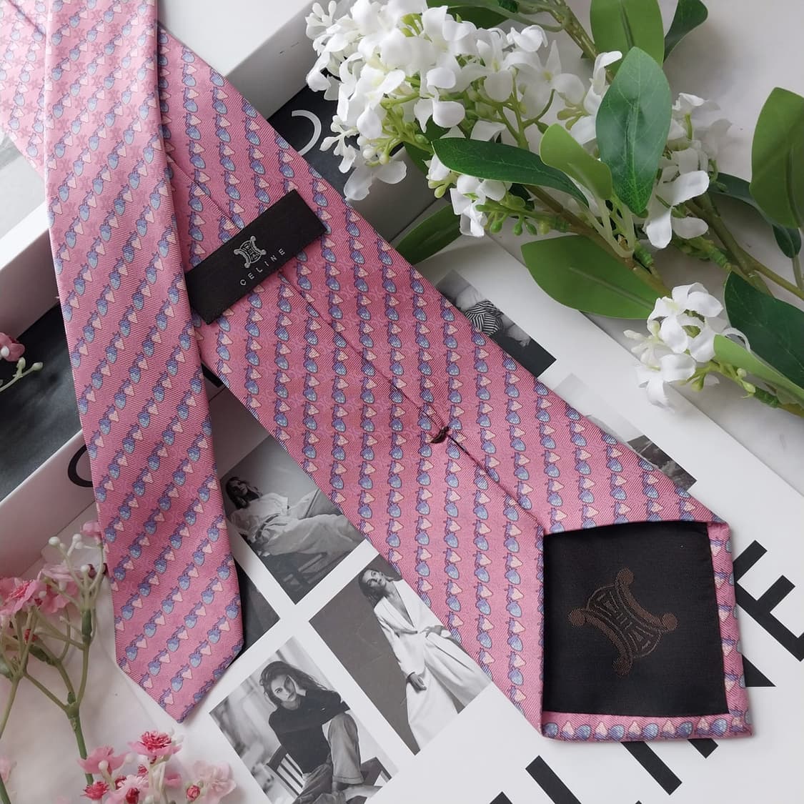 셀린느 핑크 딸기 모티브 패턴 넥타이 8.9cm A+~A등급 K2436
 상품이미지4