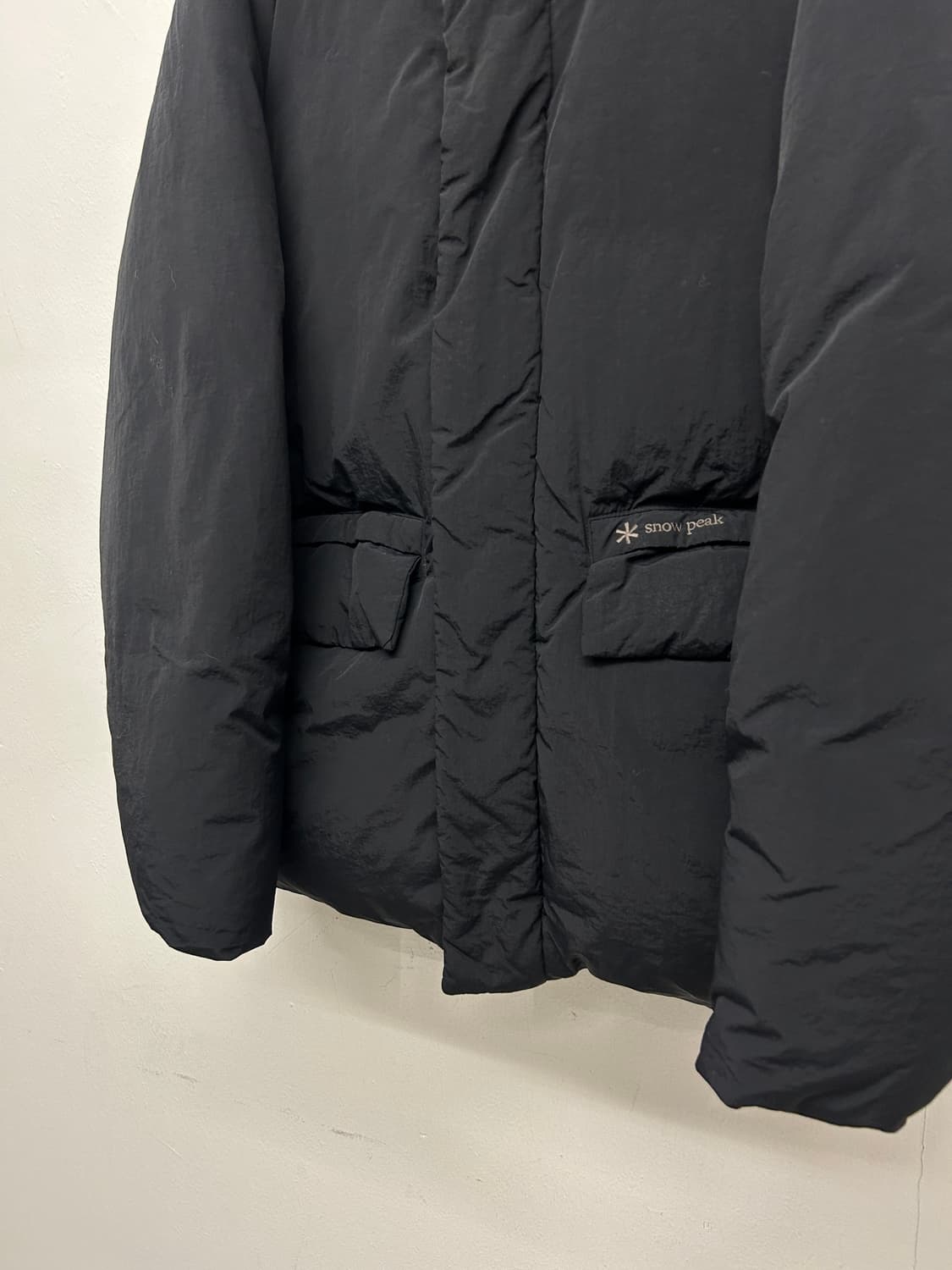 스노우피크 블랙 후드 패딩 자켓 700필 상품이미지3