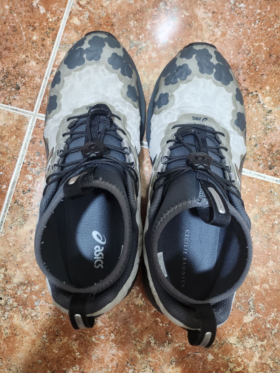 [265] 아식스 x 세실리에 반센 젤 터레인 MT 퓨어 실버 상품이미지4