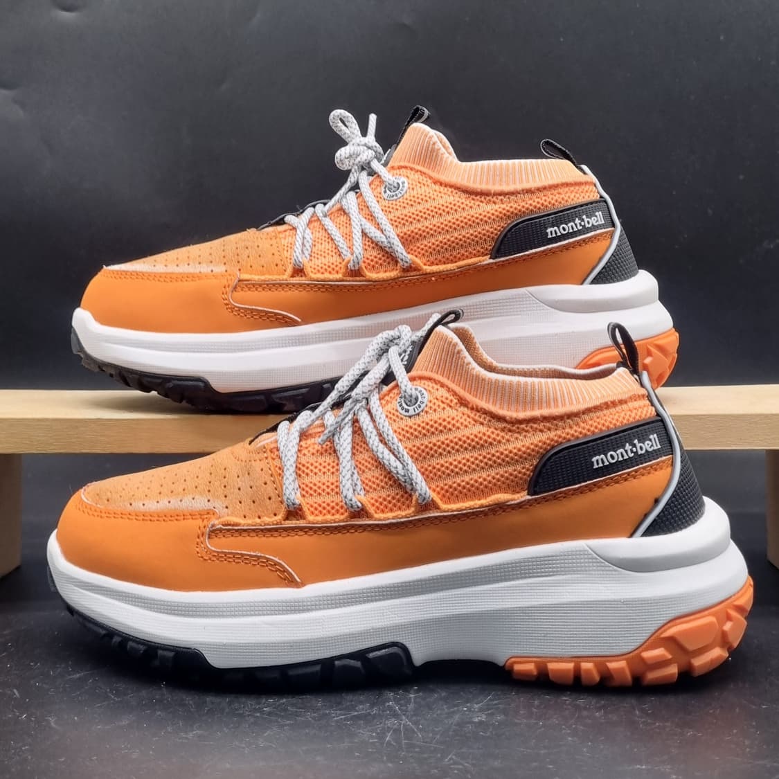 몽벨 오렌지색 여성트레킹화 235 상품이미지1