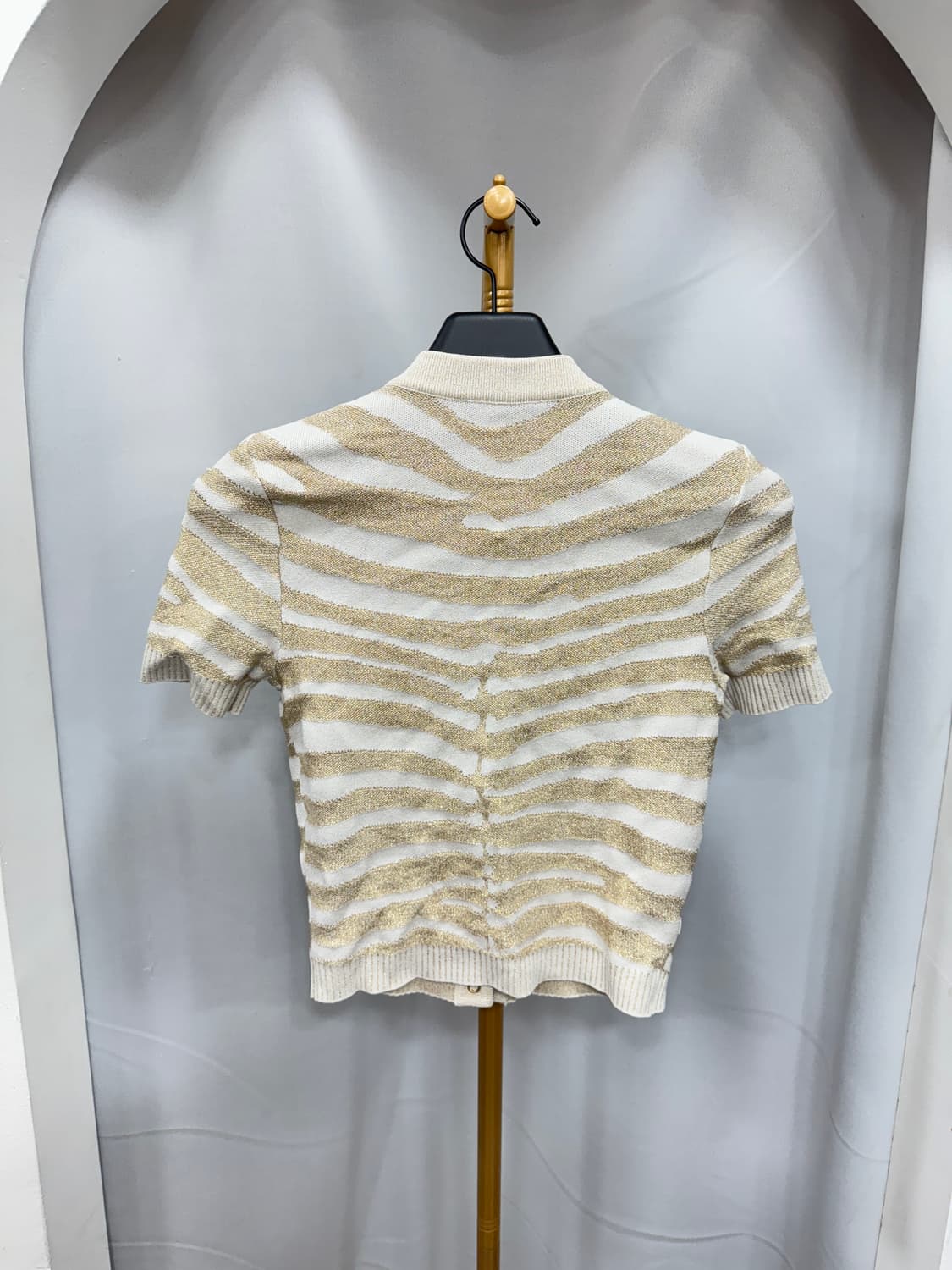 새상품급 백화점판 발망 반팔 지브라 니트 가디건 34사이즈  상품이미지2