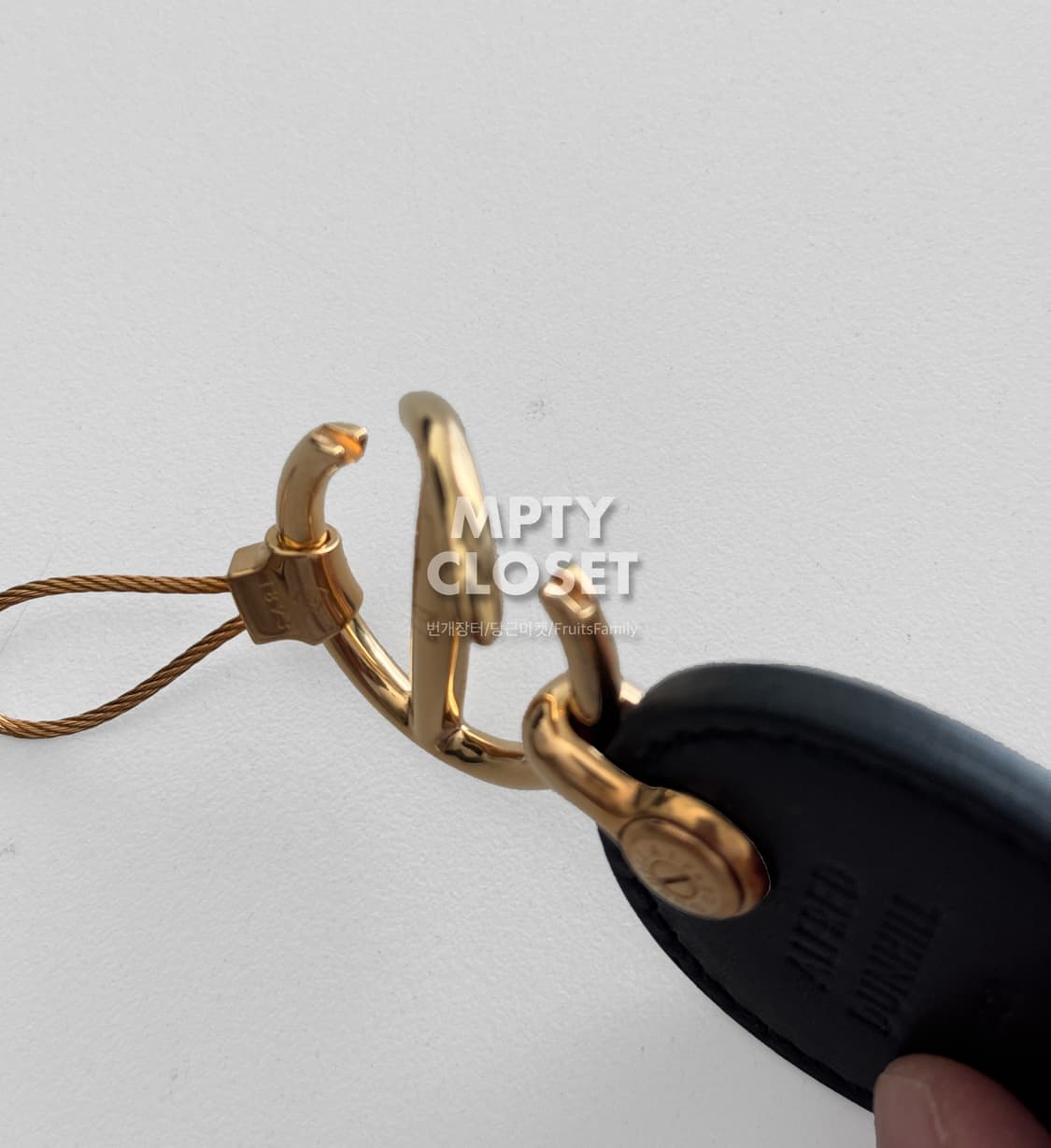 Dunhill 던힐  금장 가죽 키링 백참 상품이미지4