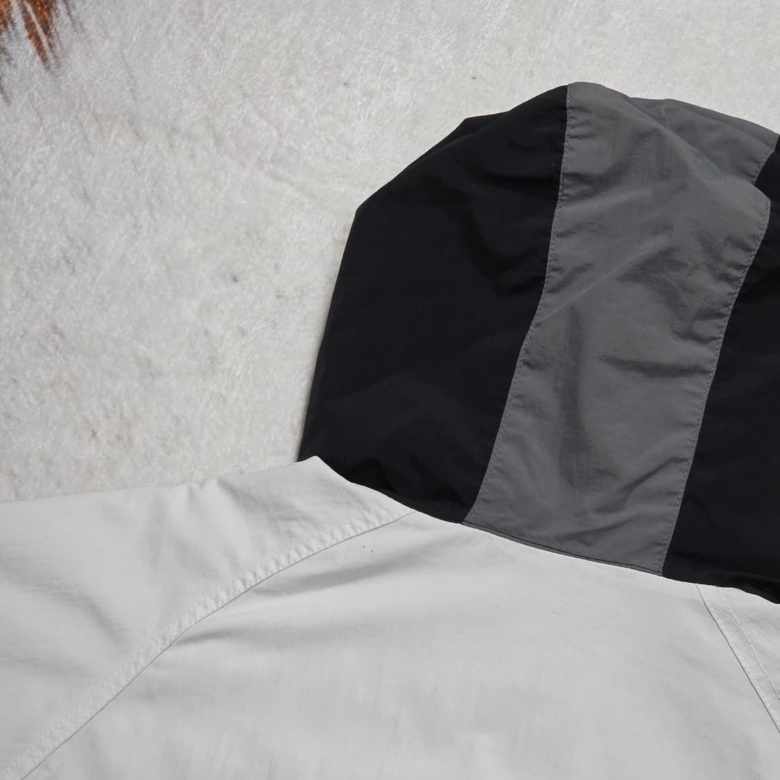 스파오 그레이 블랙 배색 아노락 상품이미지5