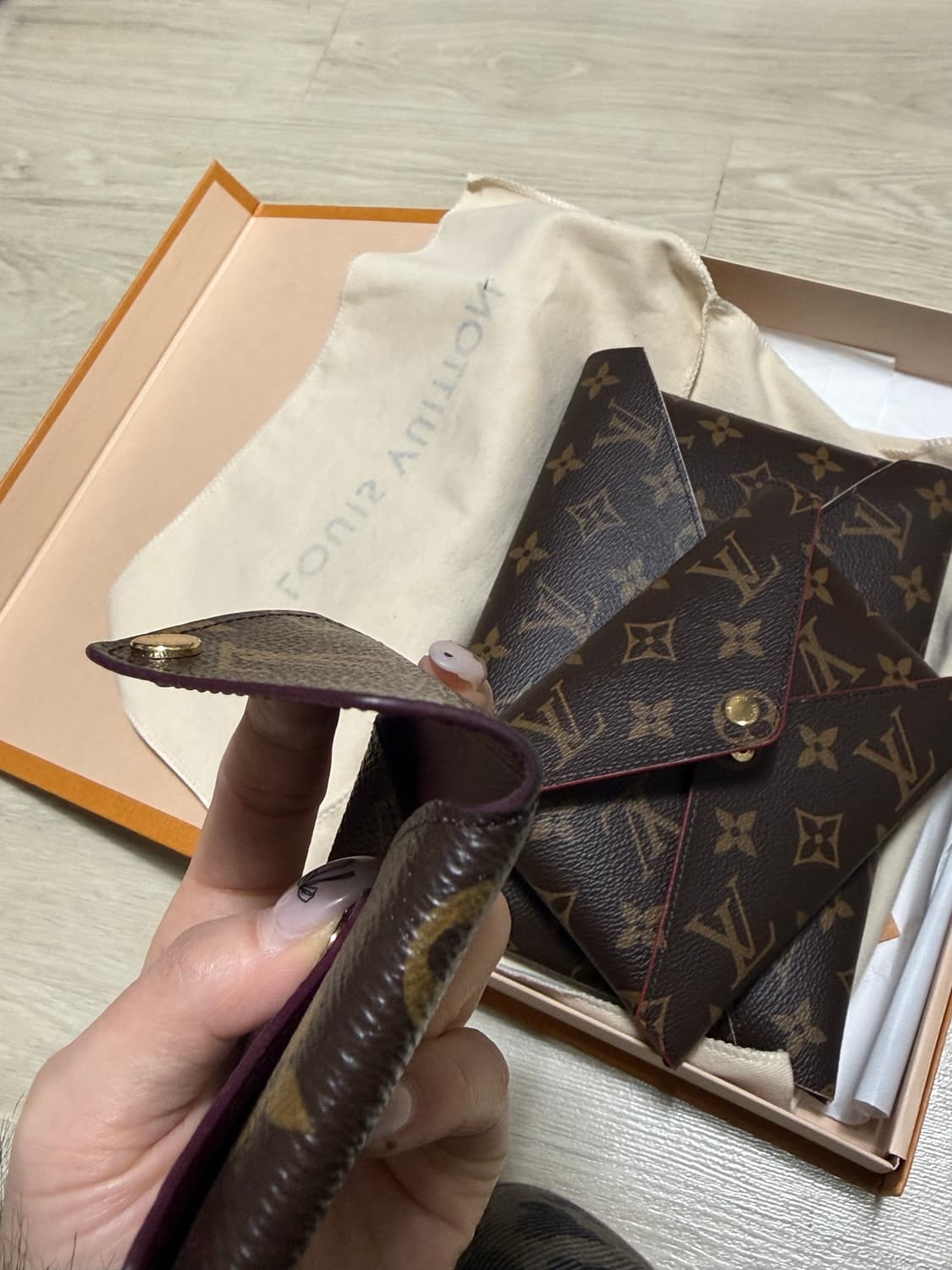 루이비통 키리가미 포쉐트 클러치 새거 상품이미지3
