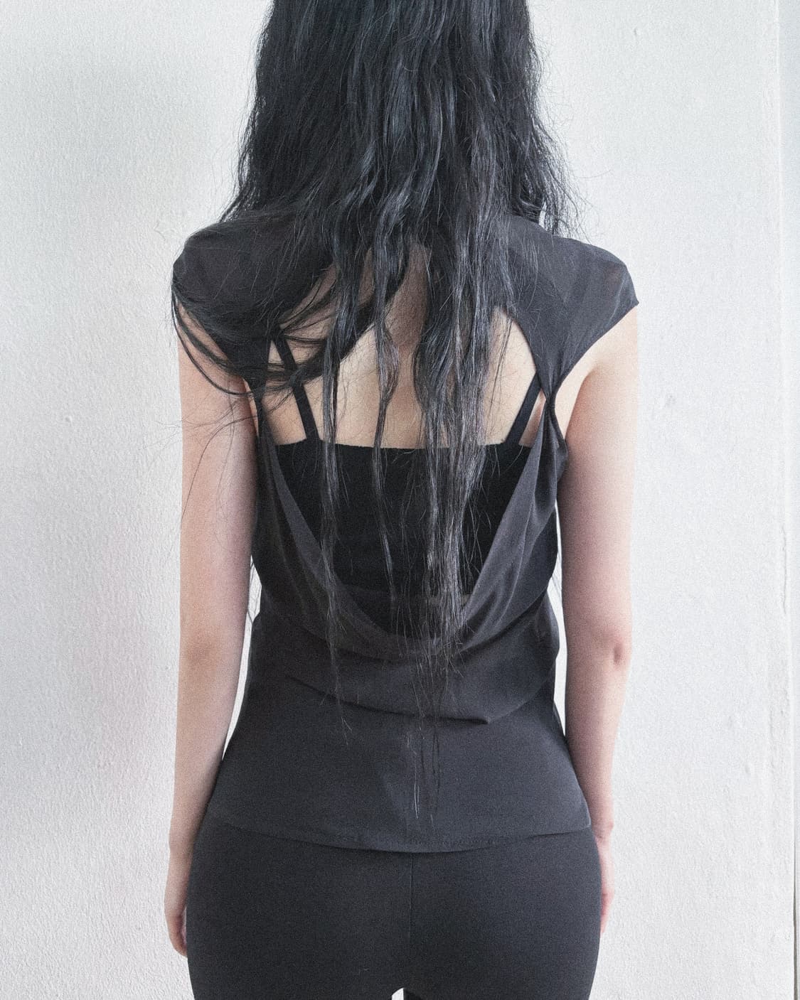 일라리아 니스트리 백리스 실크 드레이프 슬리브리스 베스트 상품이미지1