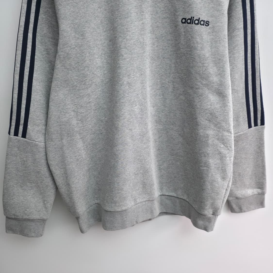 [3XL] 새상품 아디다스 그레이 맨투맨 상품이미지3