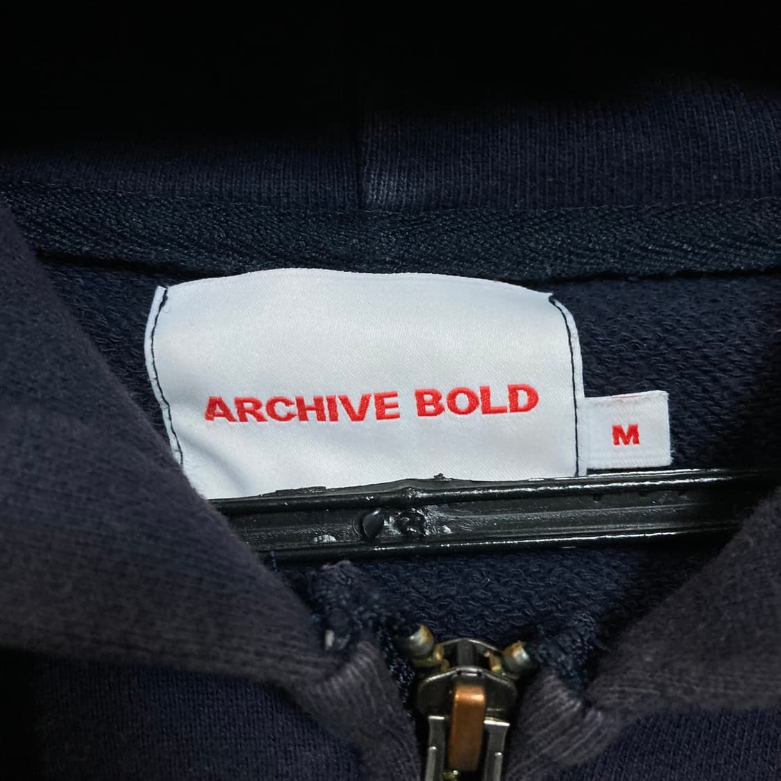 아카이브 볼드 939빅로고 네이비 후드 집업 상품이미지2