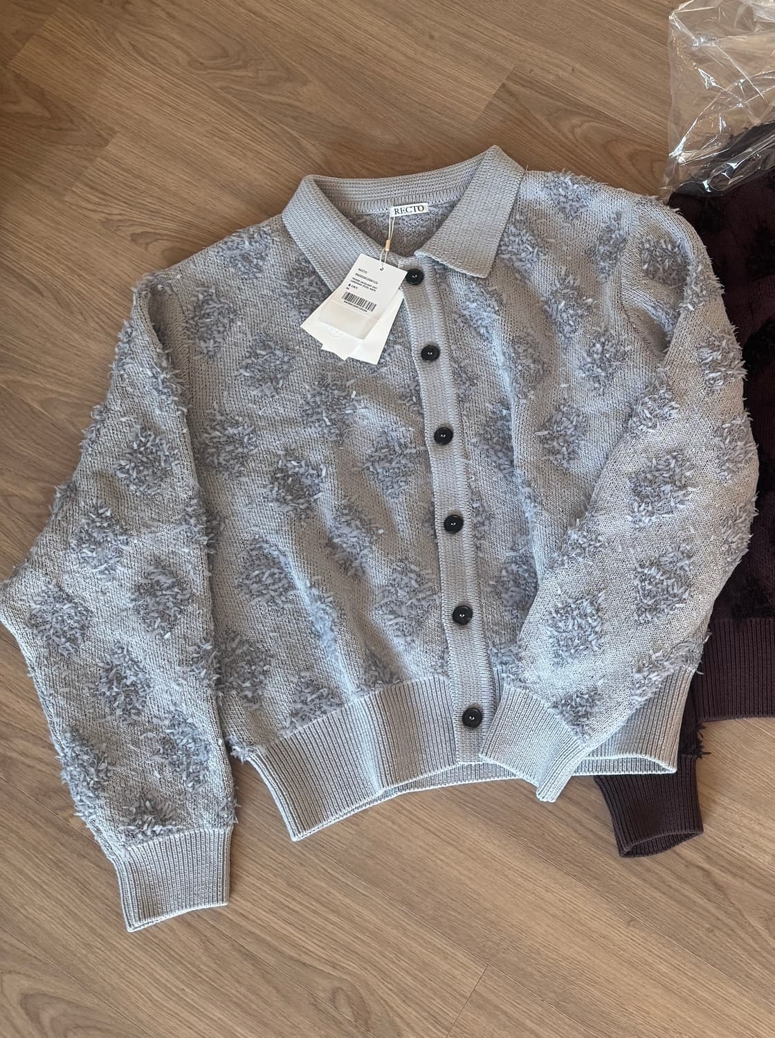 렉토 자카드 니트 가디건 그레이 M 새상품 판매  택체 미착용 상품이미지1