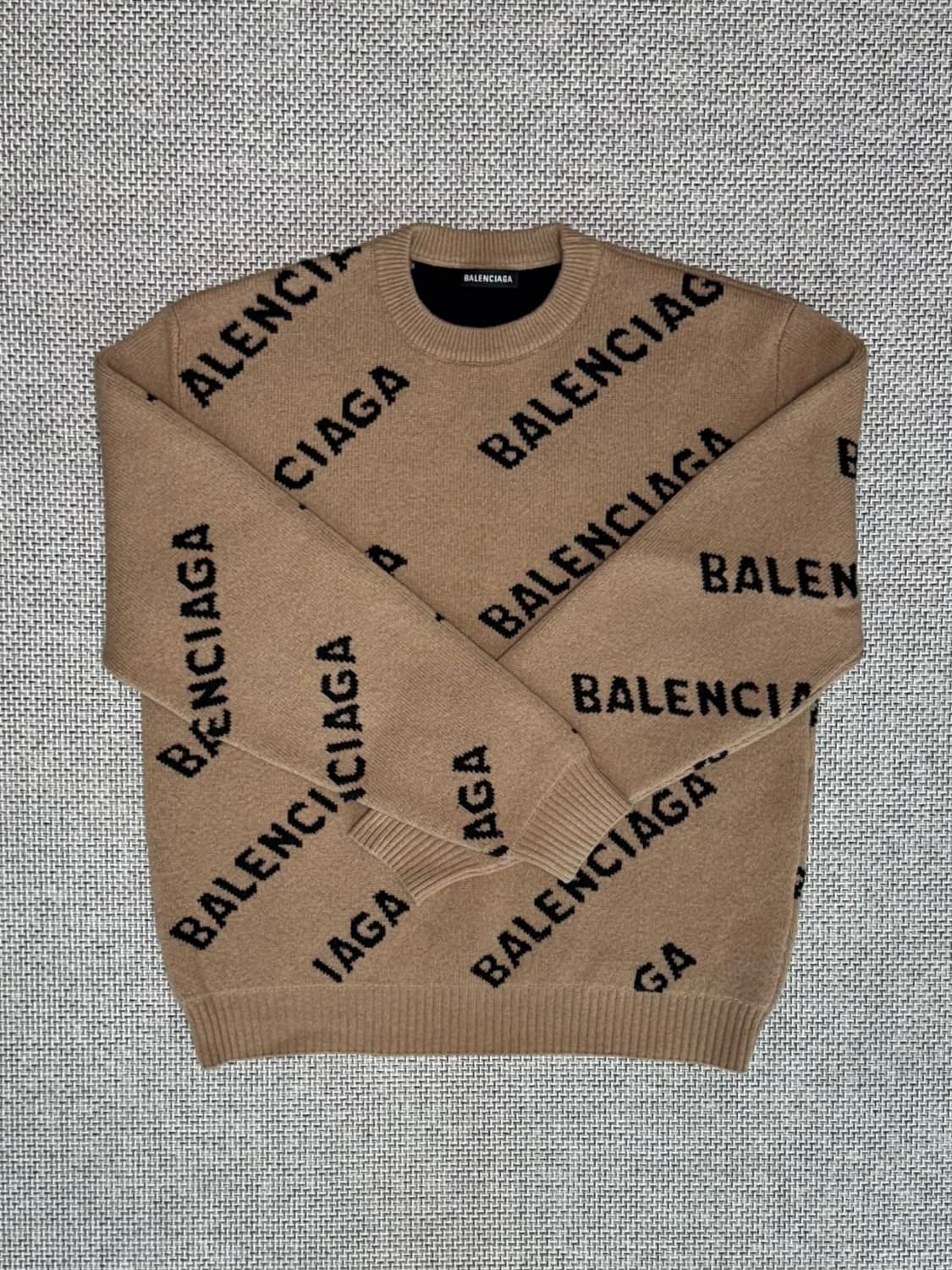 발렌시아가 멀티로고 니트 상품이미지1