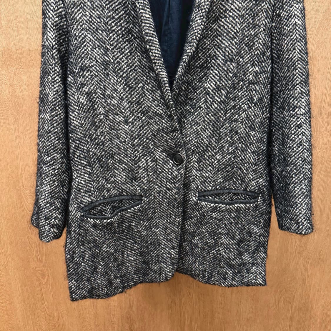 이자벨마랑 에뚜왈 헤링본 싱글 자켓 노치드 카라 디테일 레귤러핏 블랙 상품이미지5