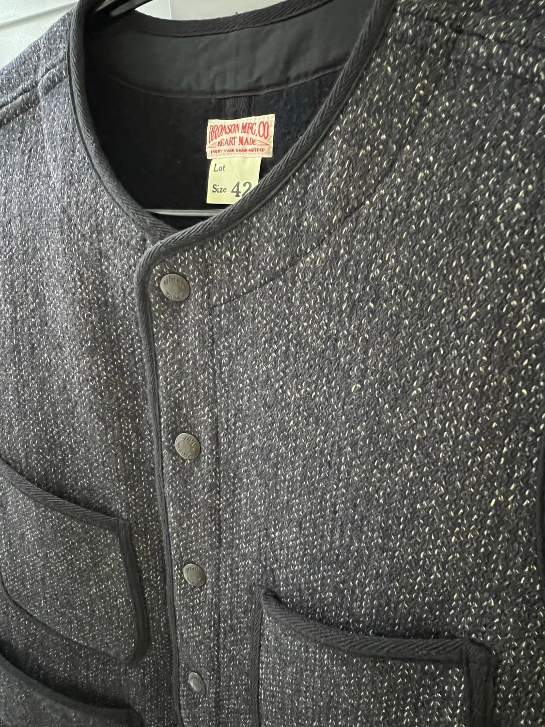 브론슨 솔트앤페퍼 베스트 42(XL) 판매 상품이미지1