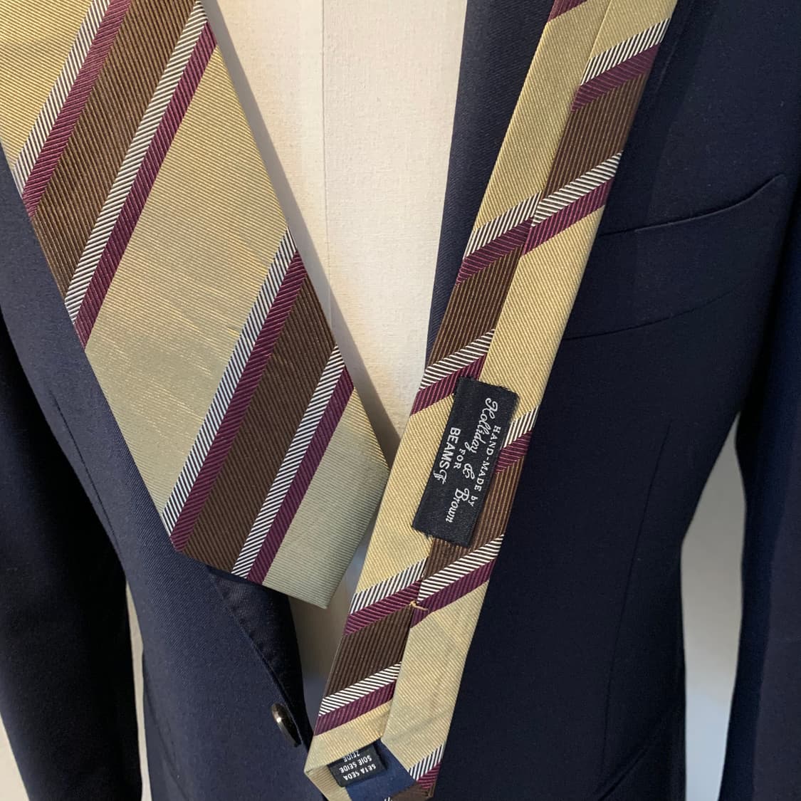 홀리데이 앤 브라운 레지멘탈 클래식넥타이 최상급 빔즈에프 8cm 상품이미지2