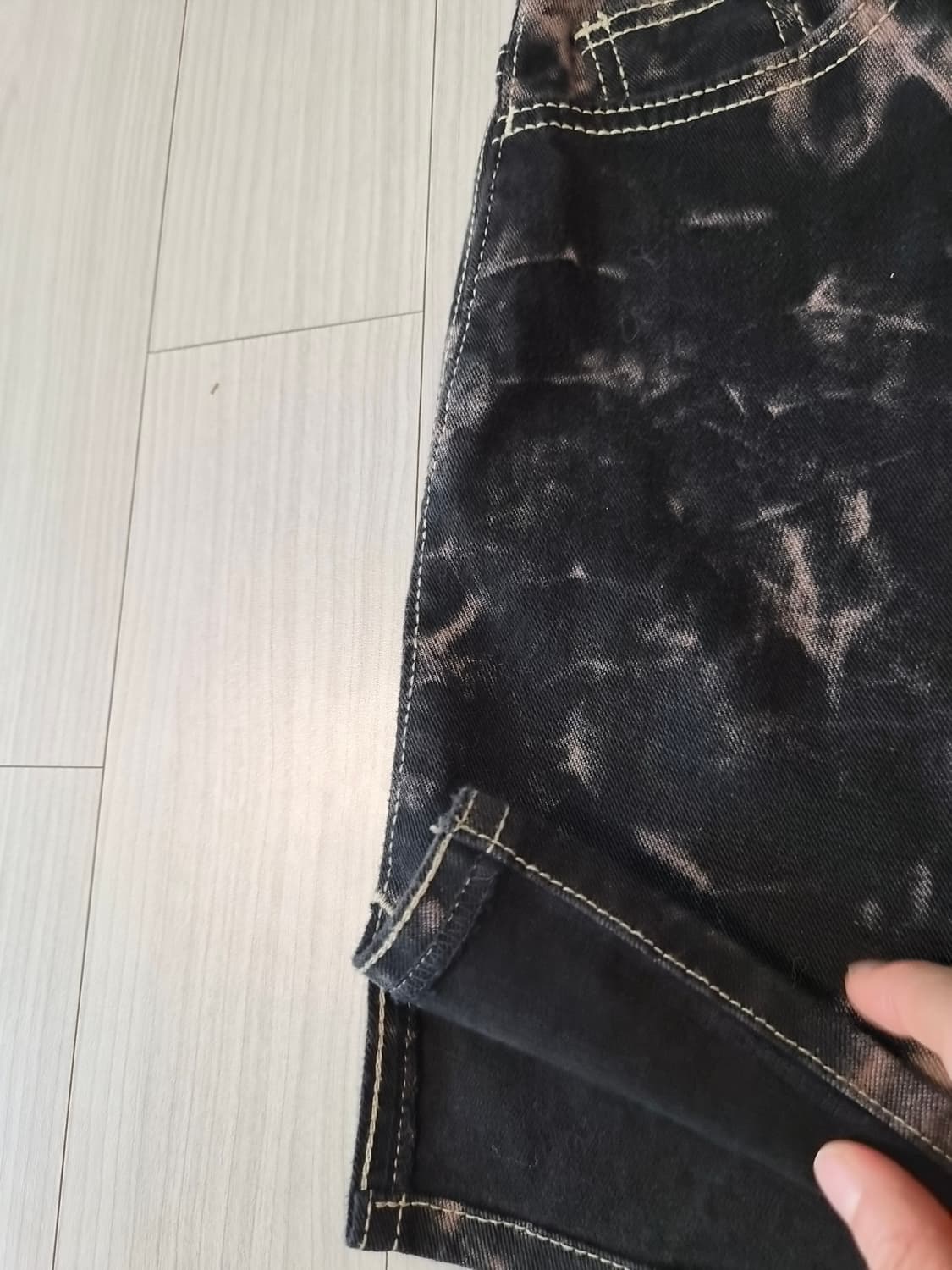 새상품스컬프터(SCULPTOR) 타이다이 데님 미니스커트 판매합니다 상품이미지6