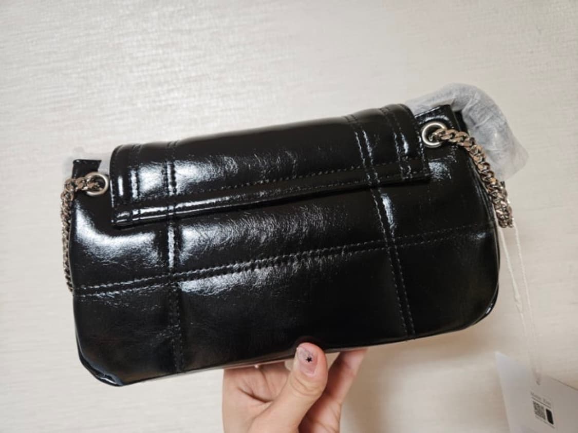 (새상품)마뗑킴 글로시 퀼팅 스몰 체인백 블랙 마땡킴 상품이미지5