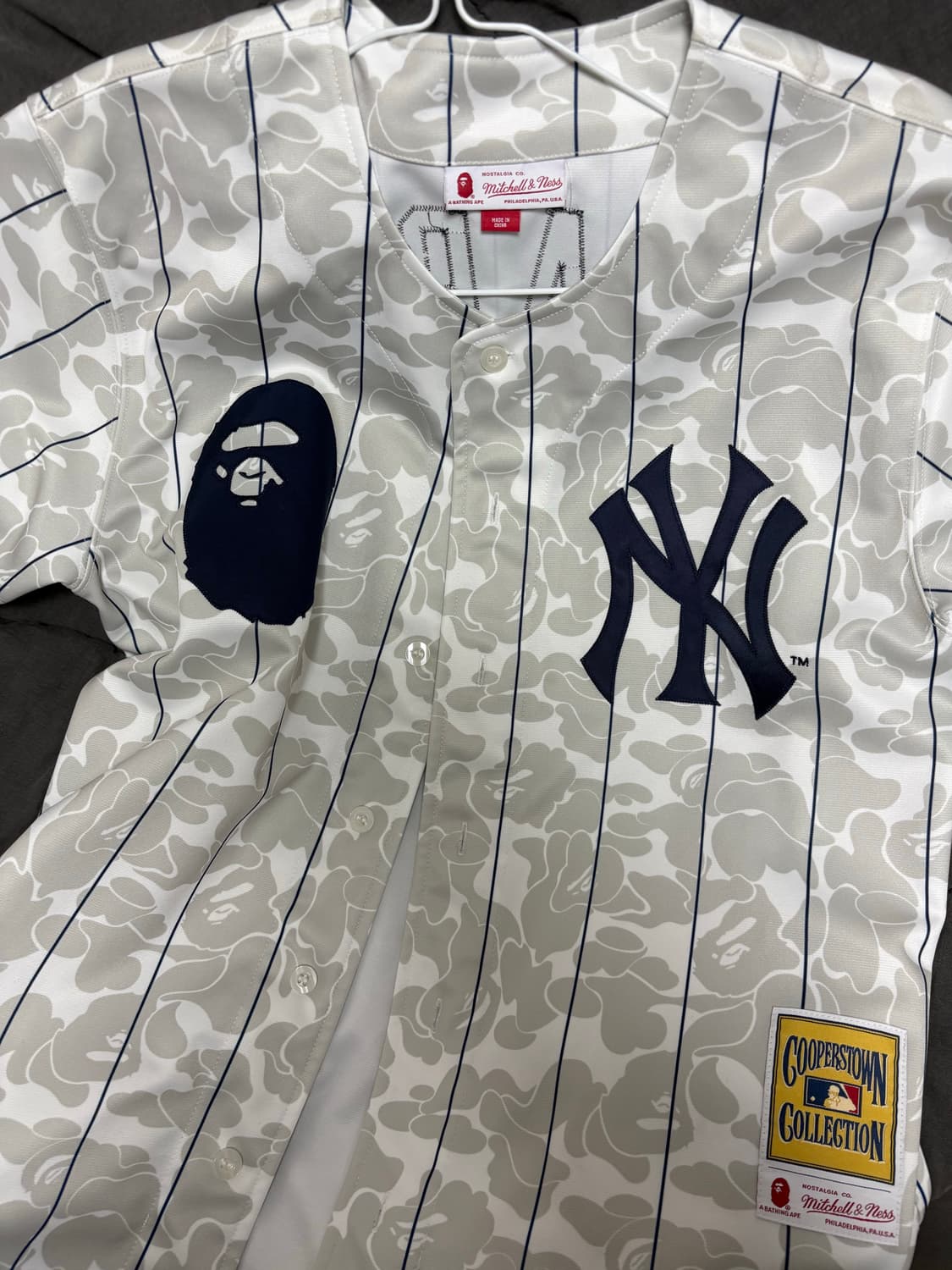 베이프 x mitchell & ness 야구 셔츠 상품이미지1