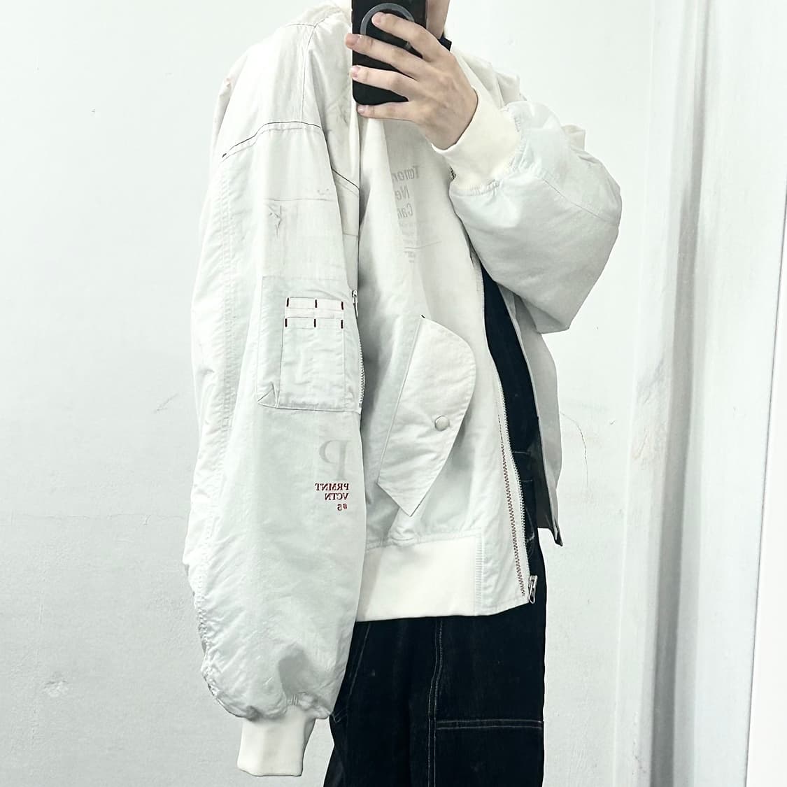 혜인서 그래픽 나일론 봄버 자켓 상품이미지4
