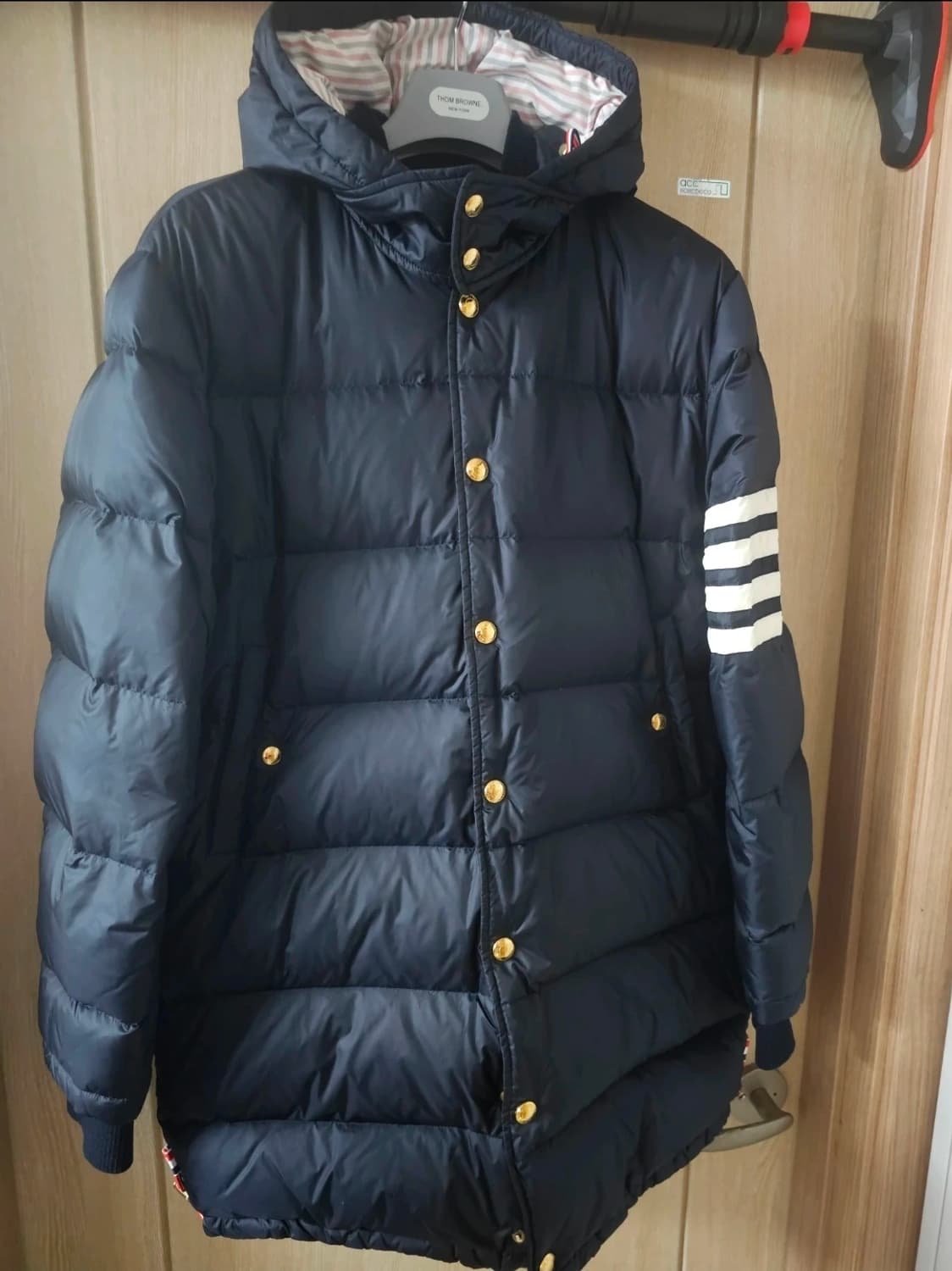 톰브라운 24ss 사선완장 매트 나일론 다운패딩(2/오케이몰정품) 상품이미지1