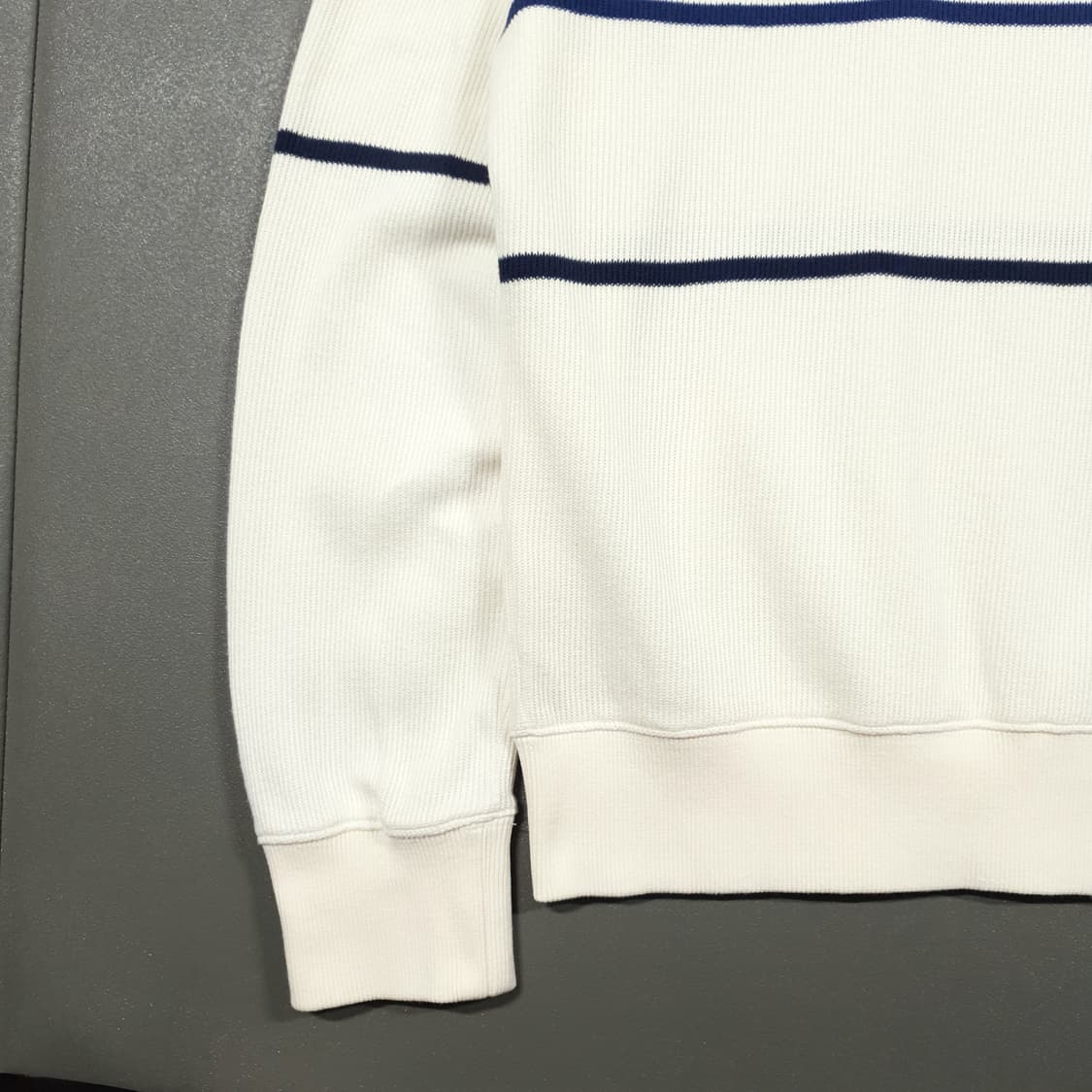 실측 XL) 헤지스 신형 23FW 니트조직 티핑블록 맨투맨 스웨터 크림 상품이미지4