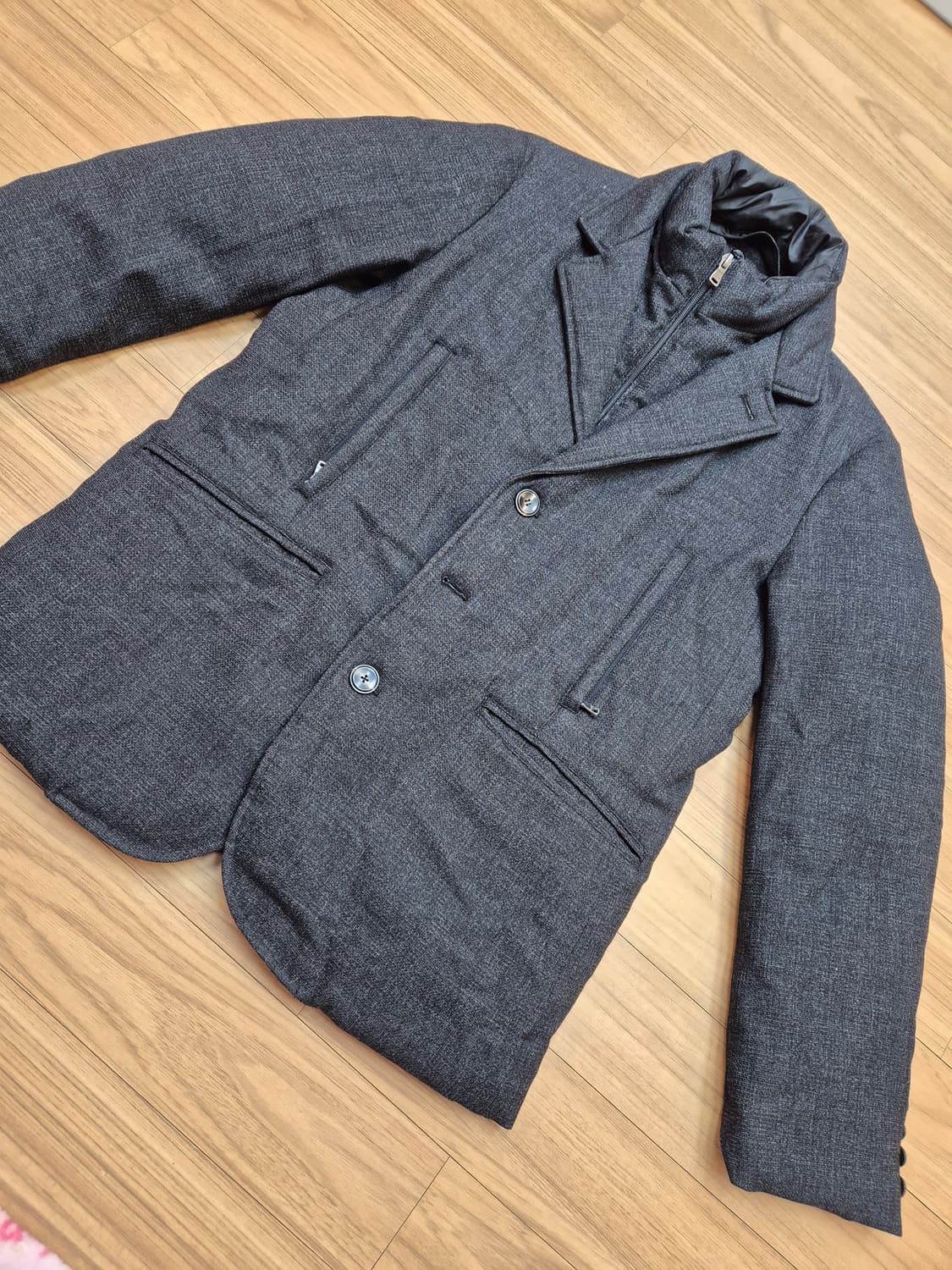 DKNY 남성 자켓 M사이즈 판매합니다. 모 99% 재질이라 고급스럽고  상품이미지1