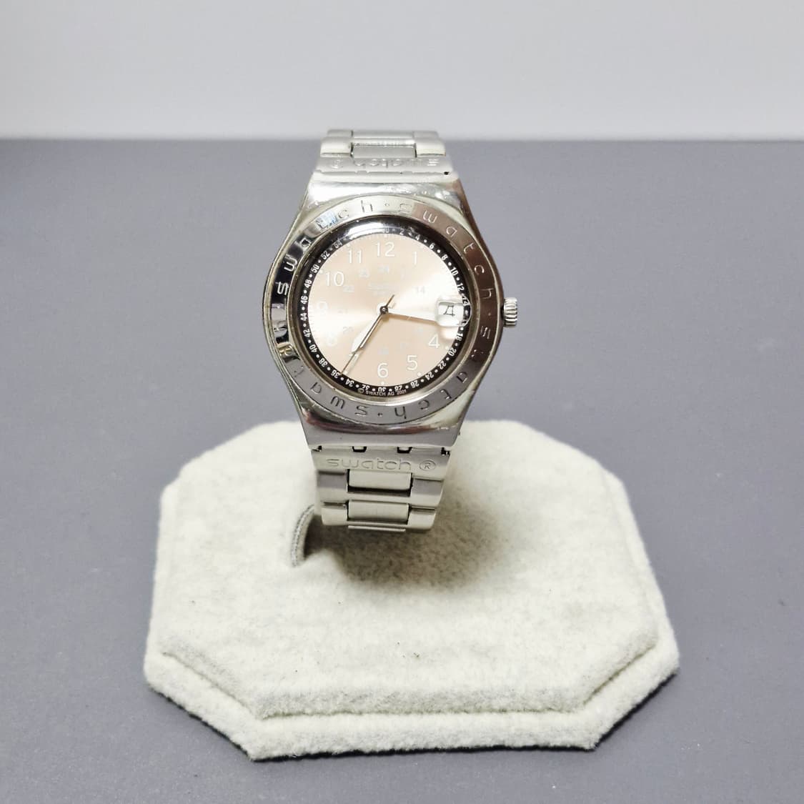 01) 스와치 아이러니 해피조 핑크시계 상품이미지4