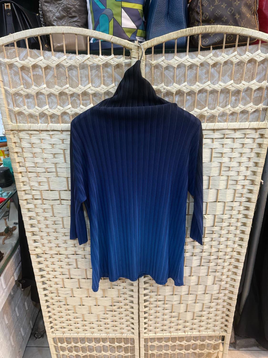 5/66-77 정품 플리츠플리즈 팝니다 상품이미지4