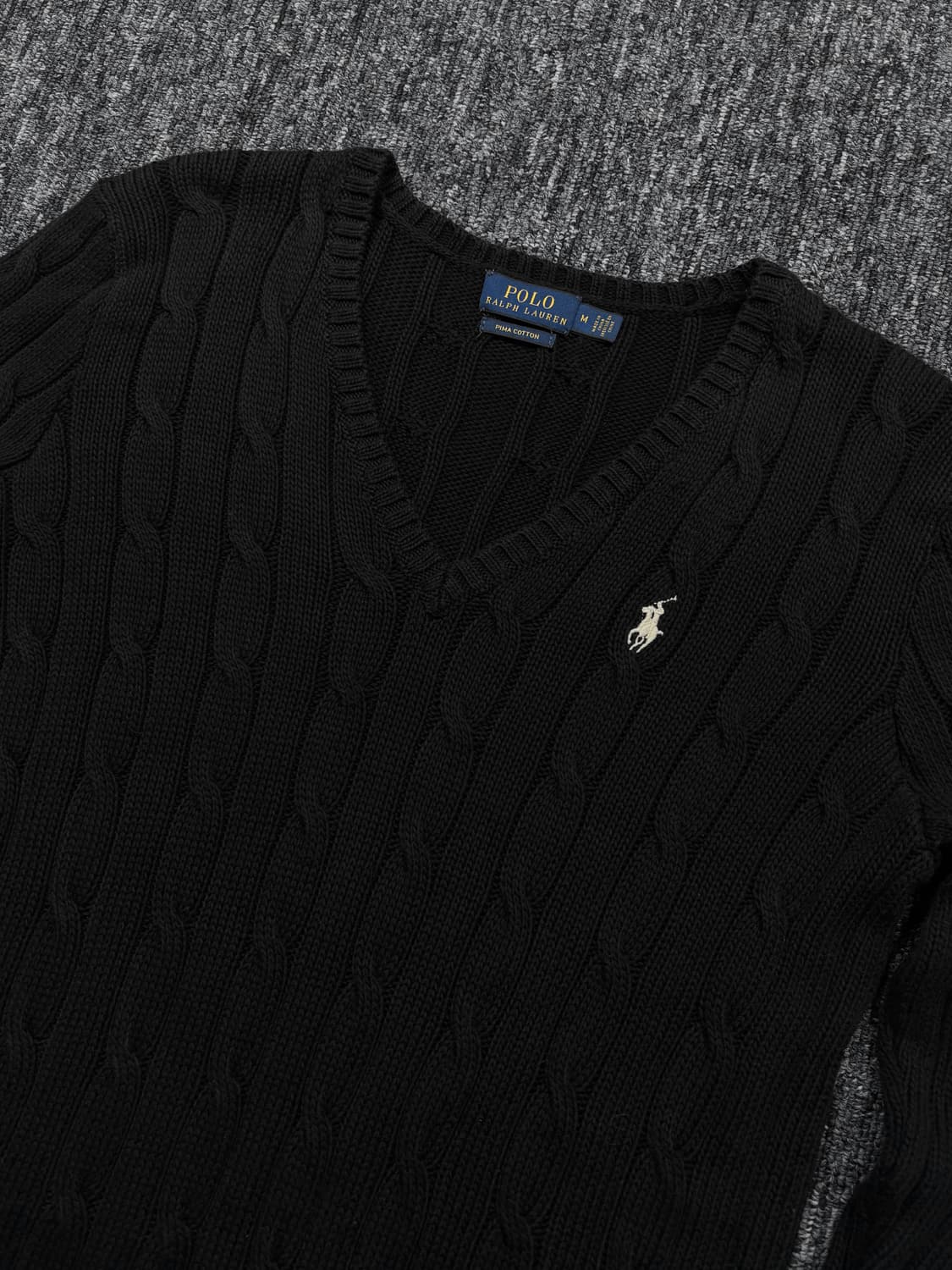 폴로 블랙 꽈배기 브이넥 니트 상품이미지3