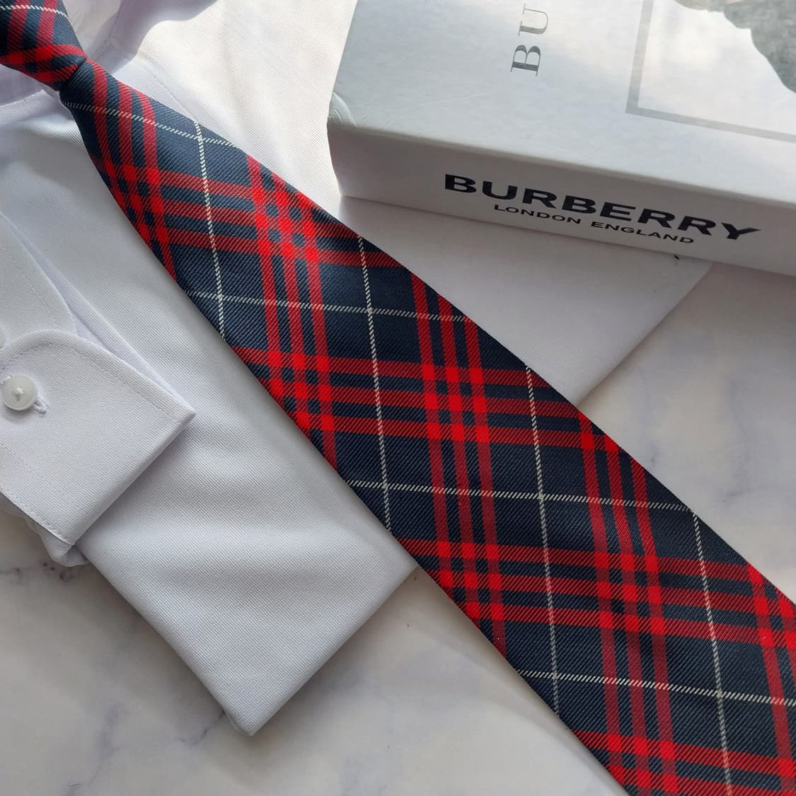 버버리 실크 네이비 체크 넥타이 9.7cm A+등급 K1876
 상품이미지8