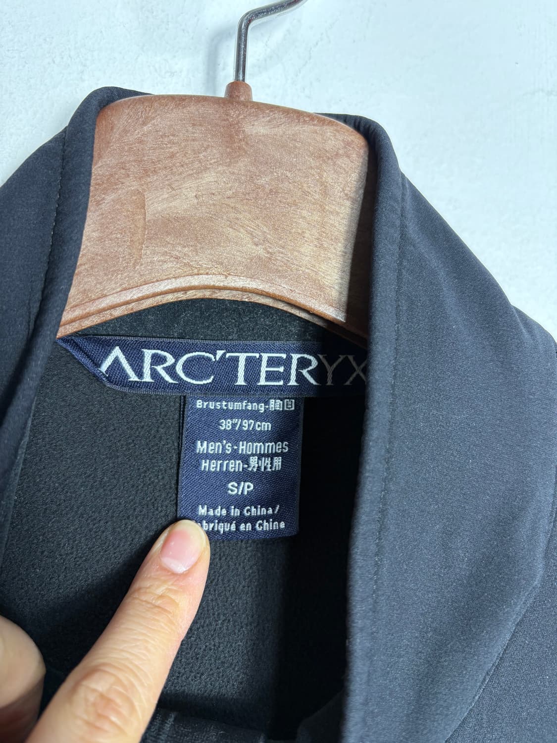 Arcterxy 아크테릭스 블랙 감마 자켓 상품이미지3