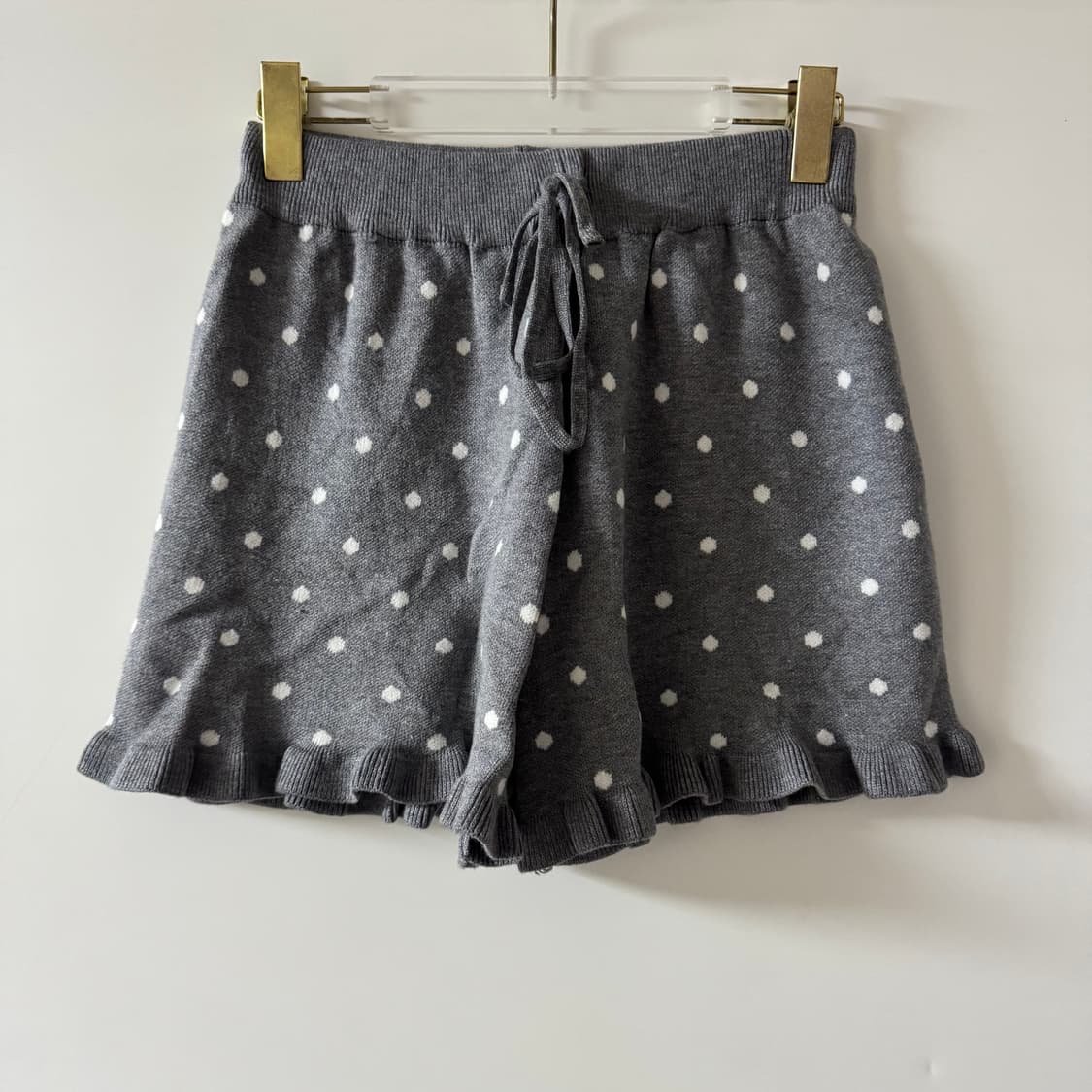 새상품 니트 밑단 프릴 도트 반바지 (그레이) 상품이미지1