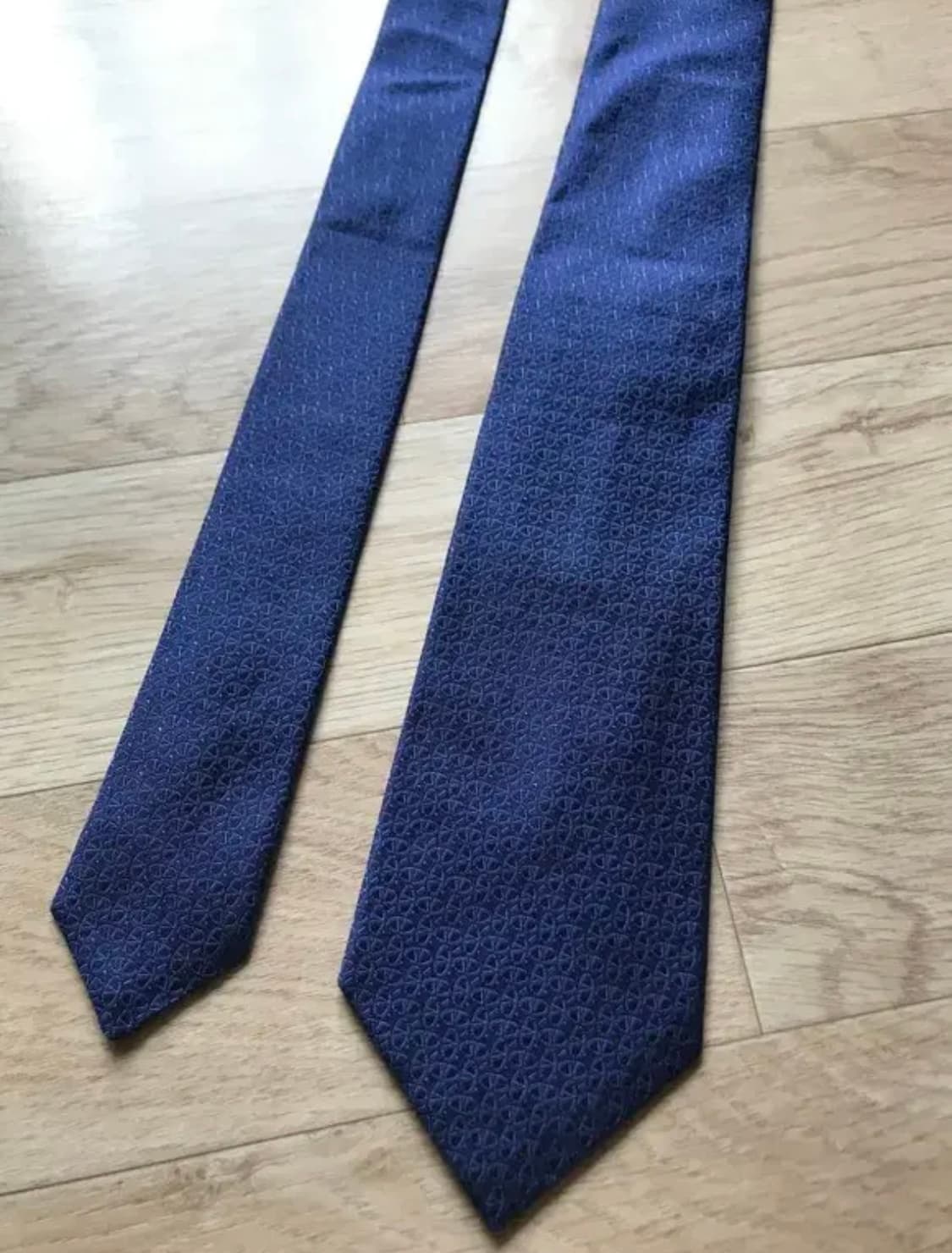 새제품 발렌티노 실크 넥타이 V 로고 이태리 수입 정품 상품이미지1