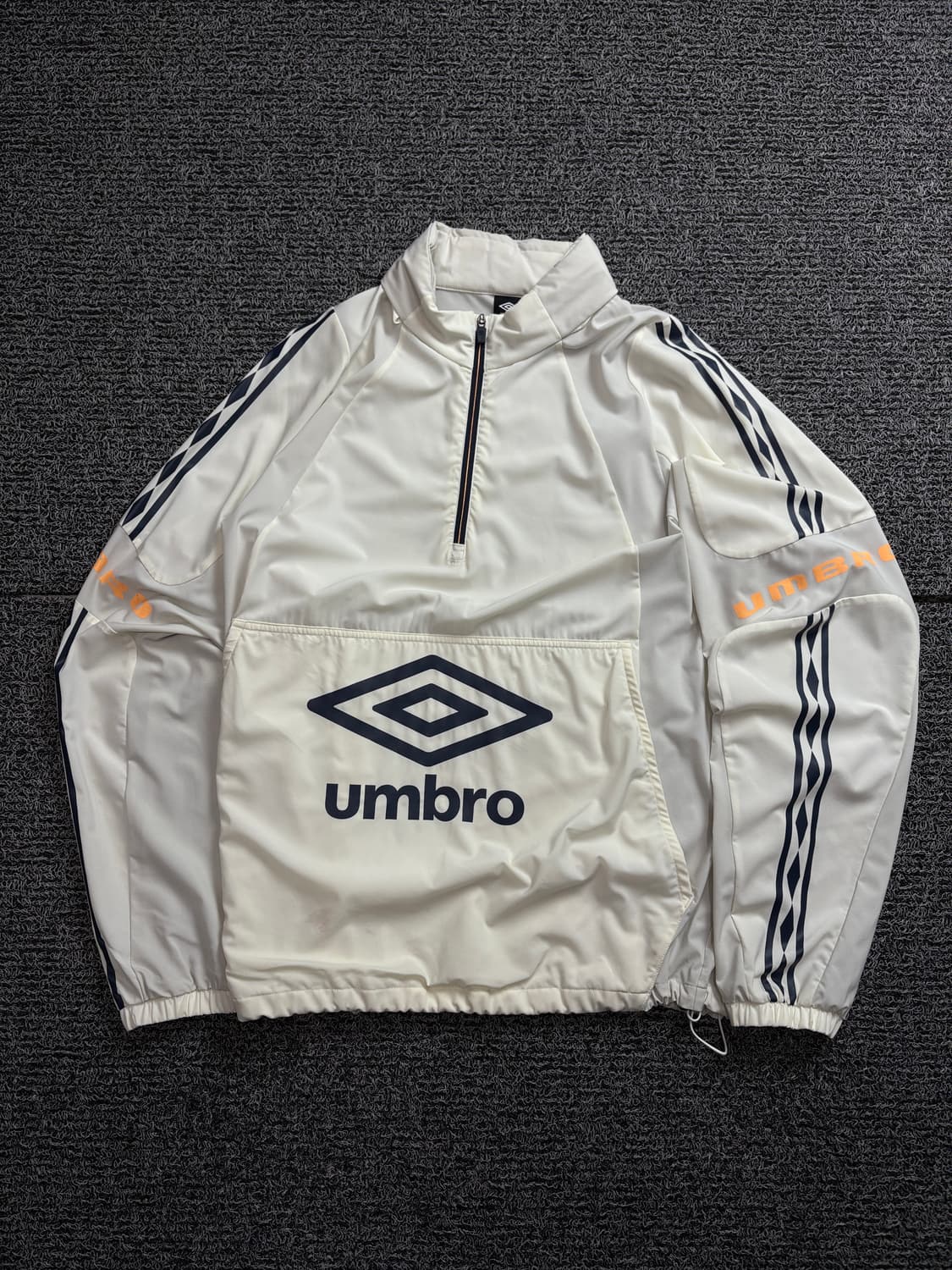 엄브로 빅로고 나일론 우븐 풀어버 아노락 웜업 1912 상품이미지1