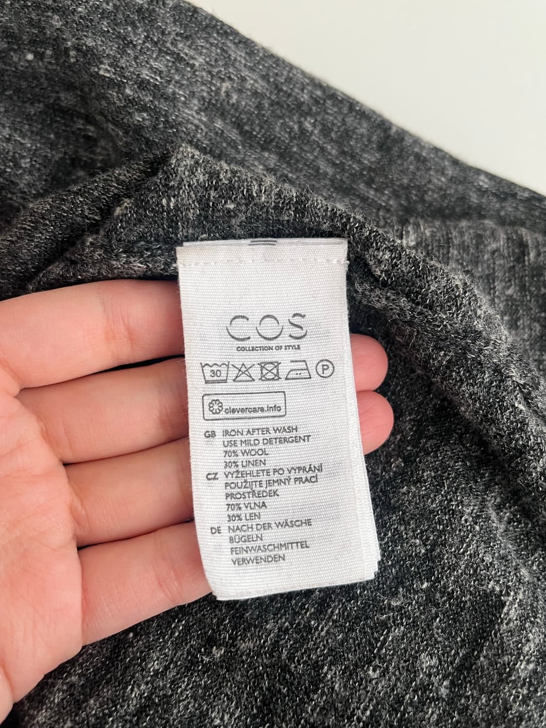 S) 코스 COS 보카시 울 긴소매 티셔츠 차콜 상품이미지5
