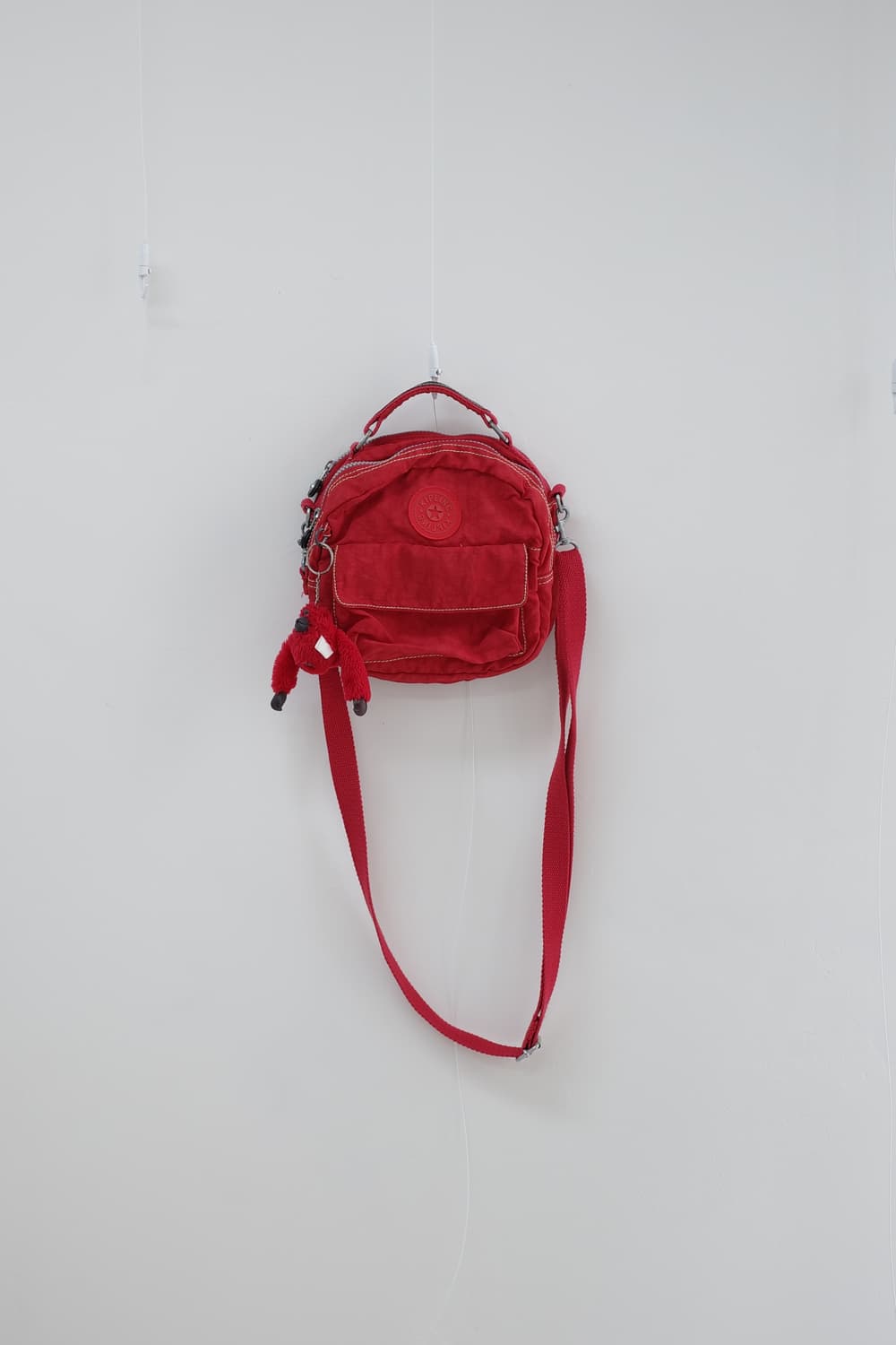 Kipling red cross bag 상품이미지3