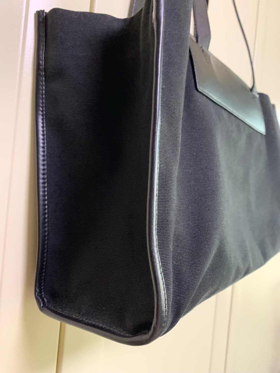 페라가모 블랙 숄더백. 정품 상품이미지2