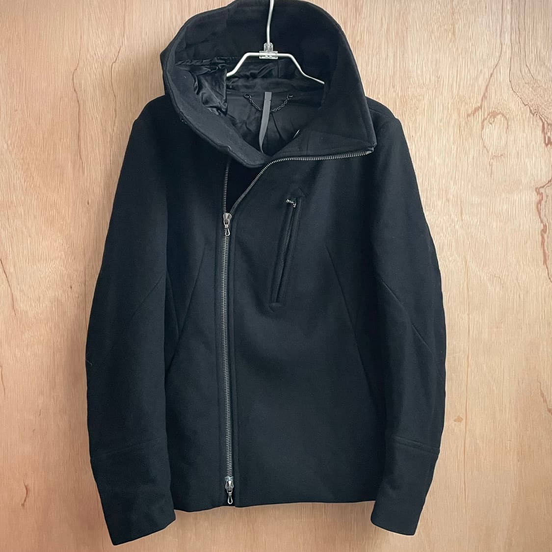 카즈유키쿠마가이 비대칭 집업 울 자켓 상품이미지4