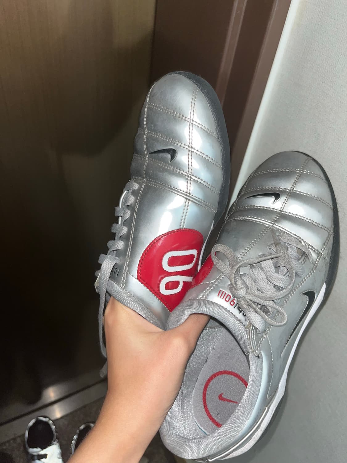 나이키 토탈90 3 SP 메탈릭 실버 앤 블랙 250 상품이미지2