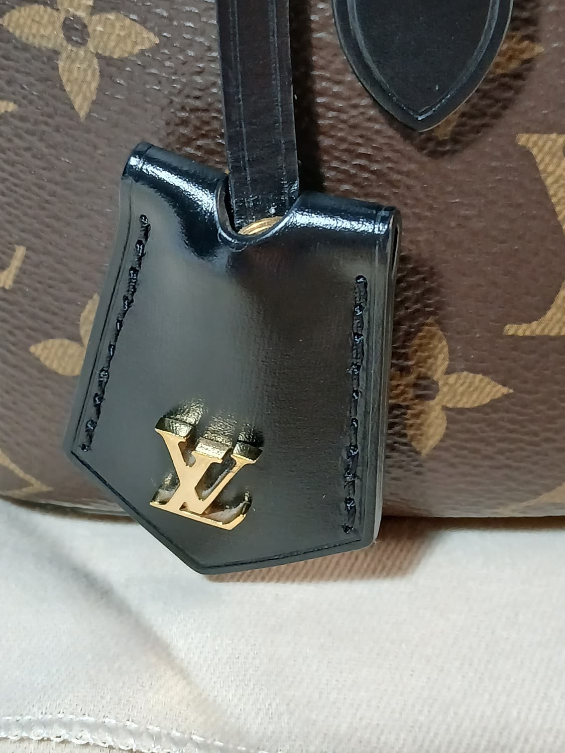 루이비통 베니티PM 크로스백 M45165 상품이미지3