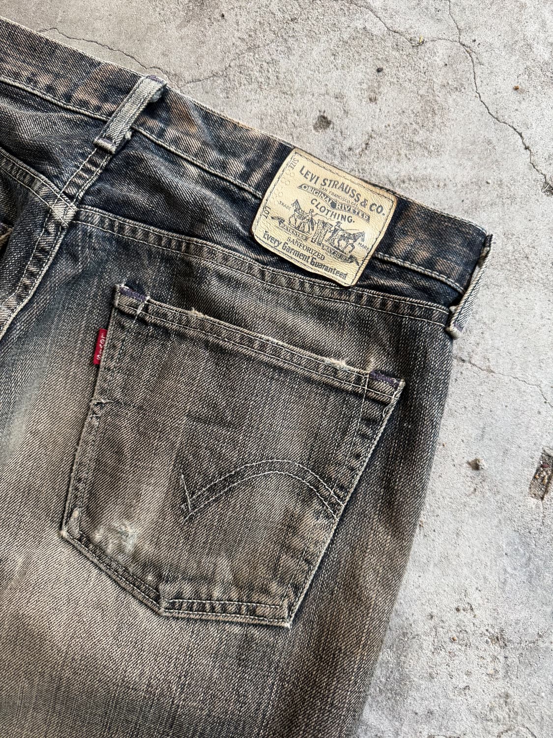 Levi’s 503 Distressed Denim Shorts 상품이미지4