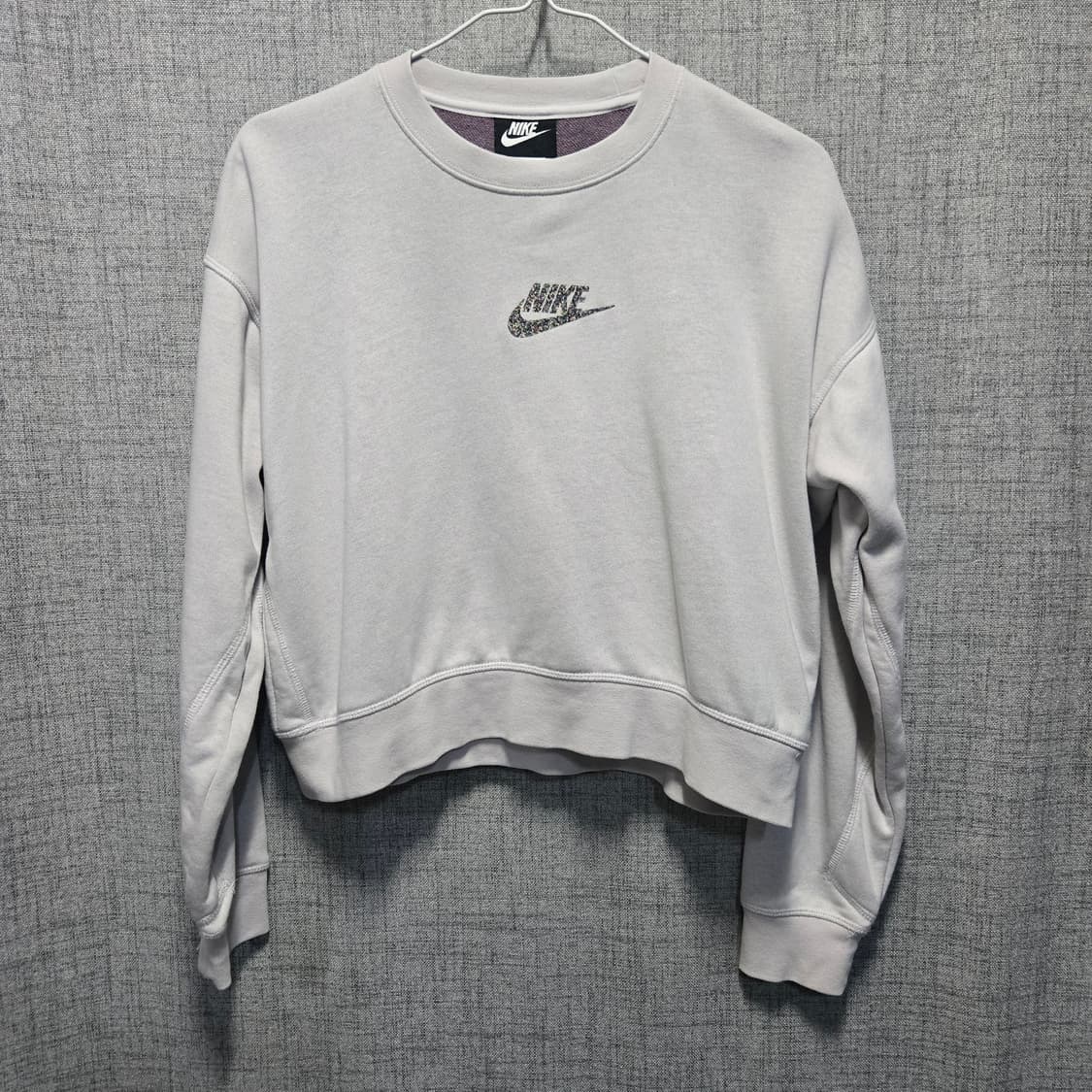 나이키 우먼 세미 크롭 맨투맨  상품이미지1