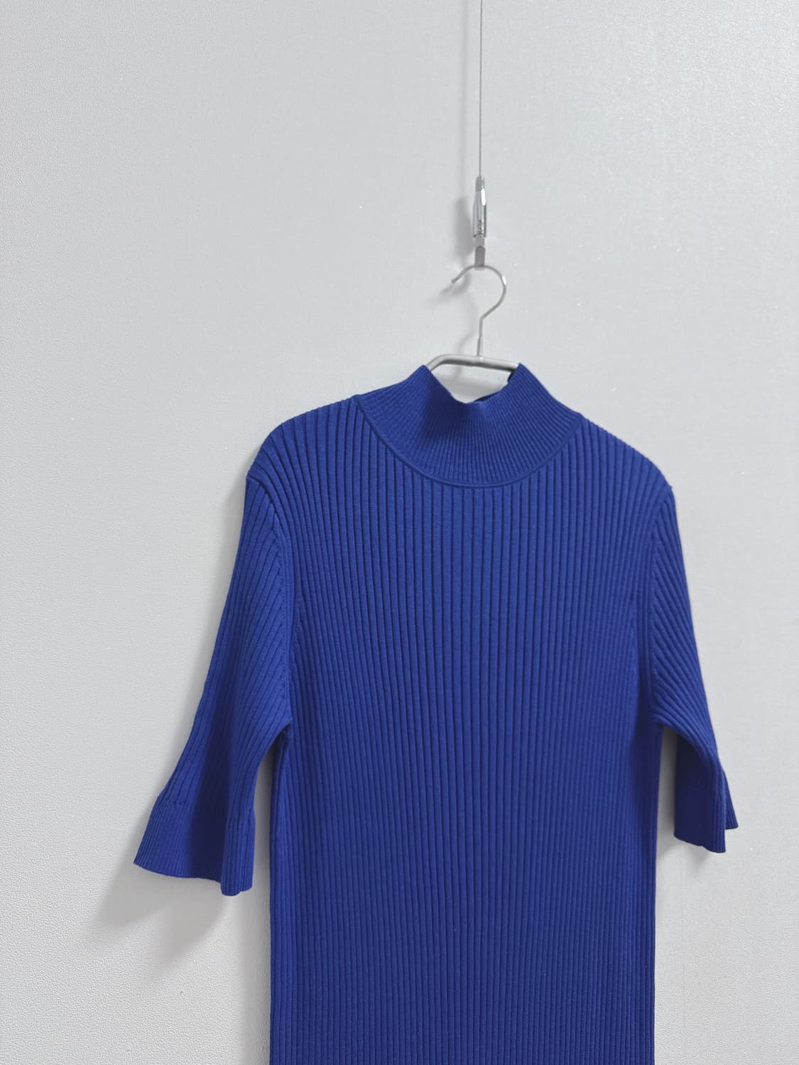 코스 립 실크 하이넥 니트 원피스 상품이미지5