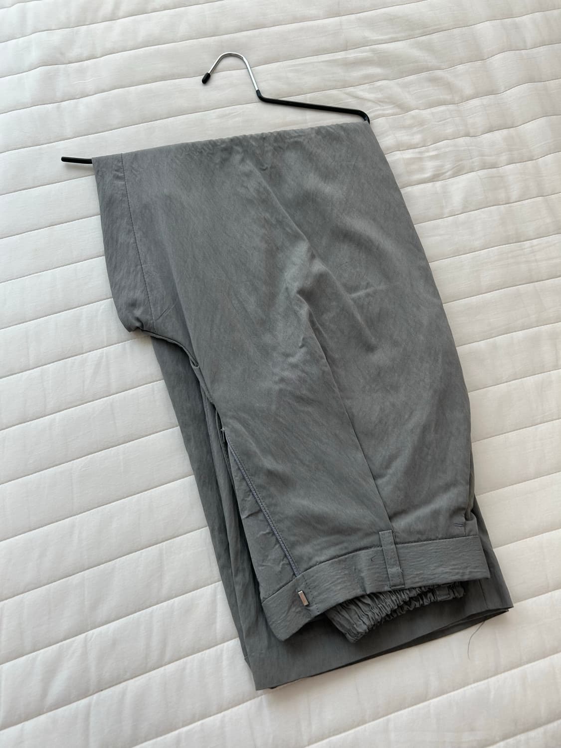 르마드 알앤 와이드 뒷밴딩 원턱 팬츠 - 샌드 상품이미지1