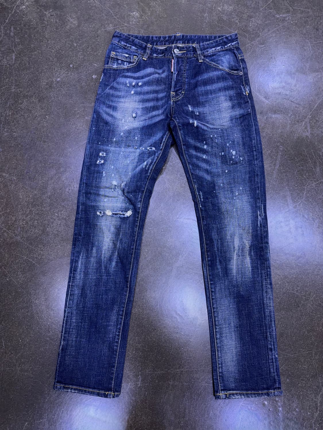 디스퀘어드2 페인팅 데미지 디테일 슬림 스트레이트핏 데님팬츠 44 상품이미지1