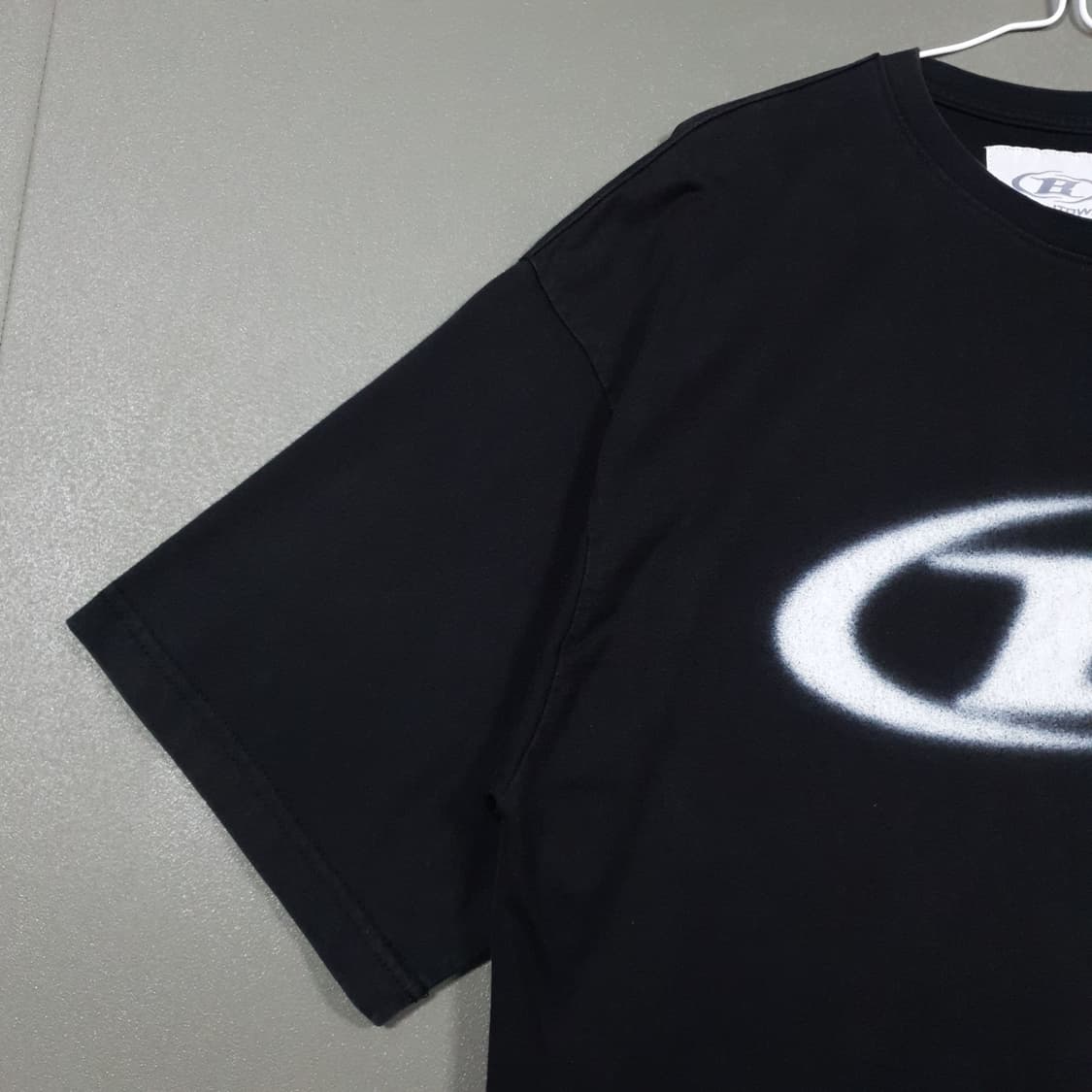 L) 본투윈 블러 B 빅로고 오버핏 풀오버 반팔 티셔츠 블랙 1 상품이미지3
