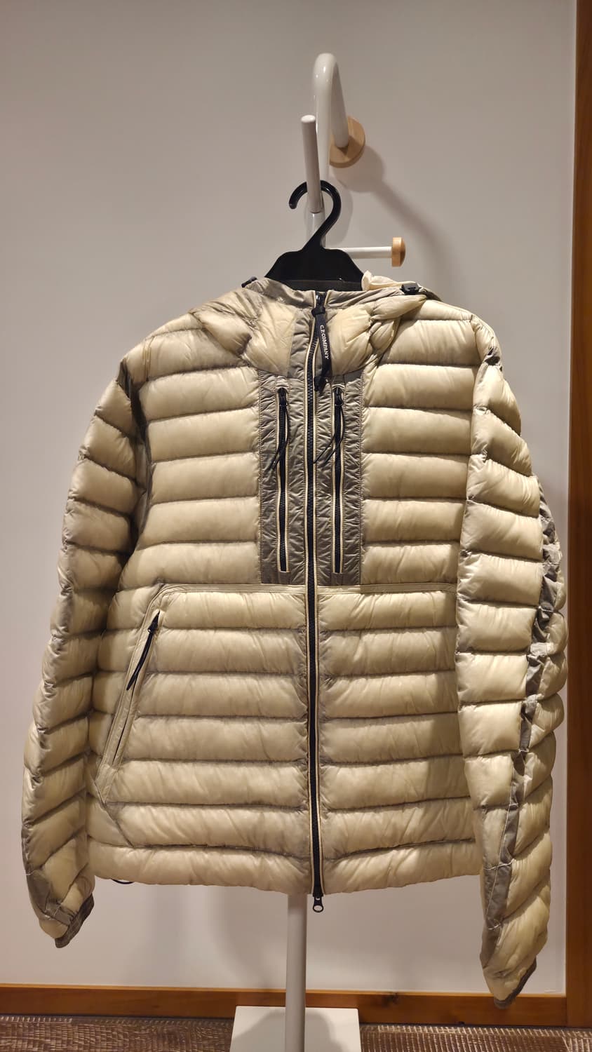 C.P. 컴퍼니 D.D. 쉘 고글 다운 자켓 피스타치오 쉘 베이지 상품이미지1