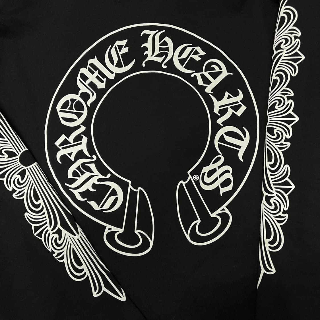 [S급/정품] 크롬하츠 홀스슈 플로랄 퍽유 로고 후드집업 블랙 s 상품이미지4