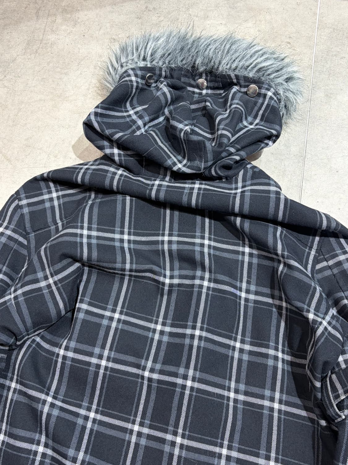 Devlin bass 락펑크 체크 버클 퍼 코트 상품이미지8