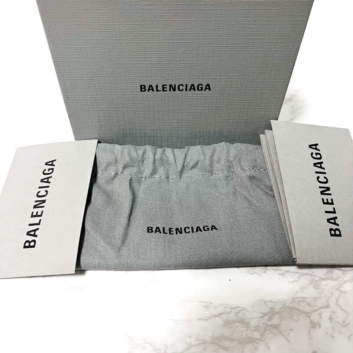 발렌시아가 그레이니 카프스킨 카드지갑 상품이미지7