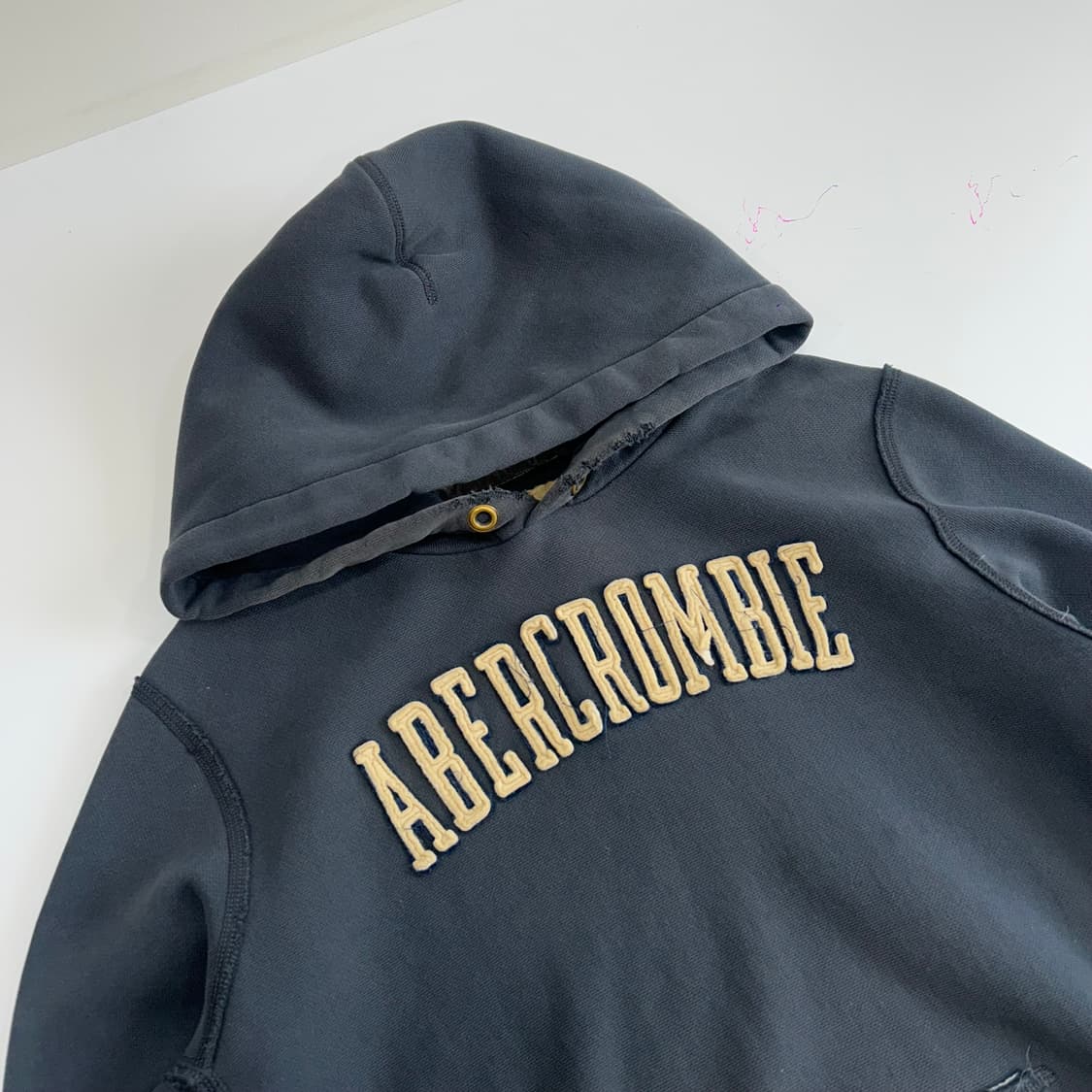 Abercrombie 아베크롬비 그런지 스펠아웃로고 차콜 후드티  상품이미지4