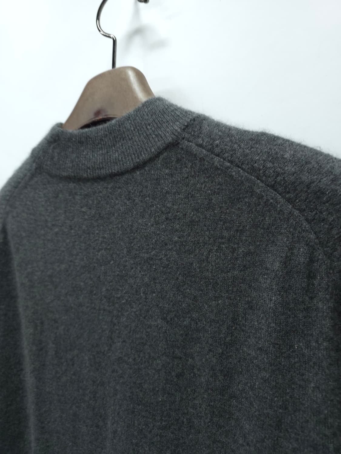 K2 남성 프리미엄 캐시미어 100% 라운드 니트 (차콜/105) 상품이미지6