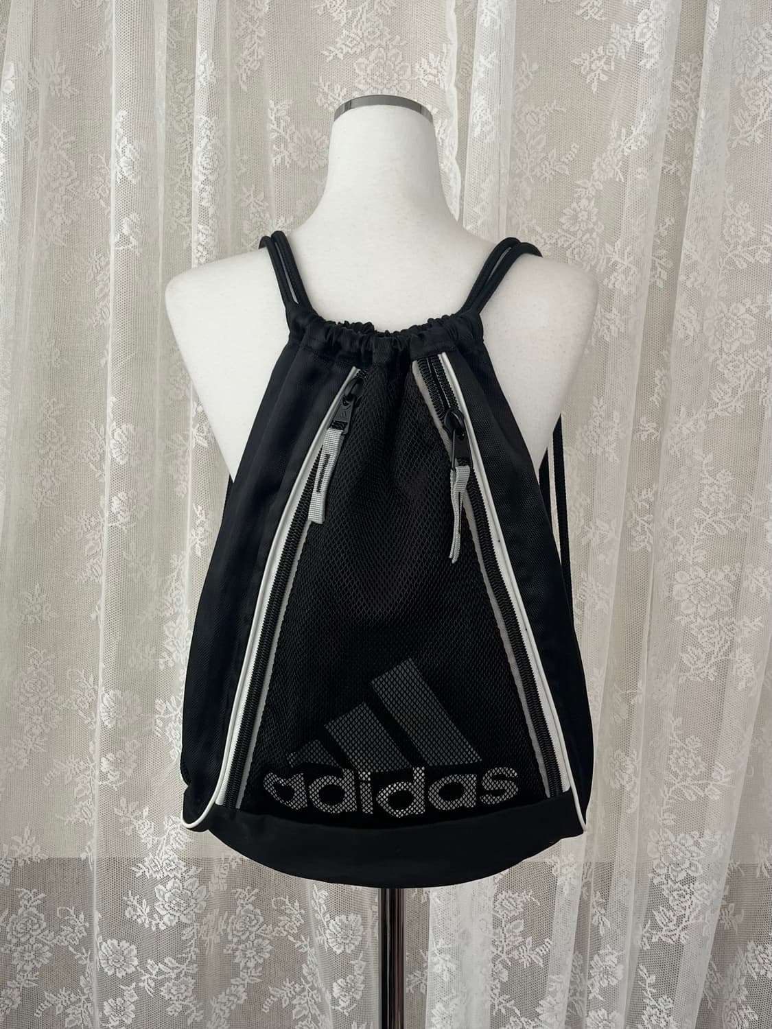 아디다스 짐색 백팩 블랙 상품이미지1